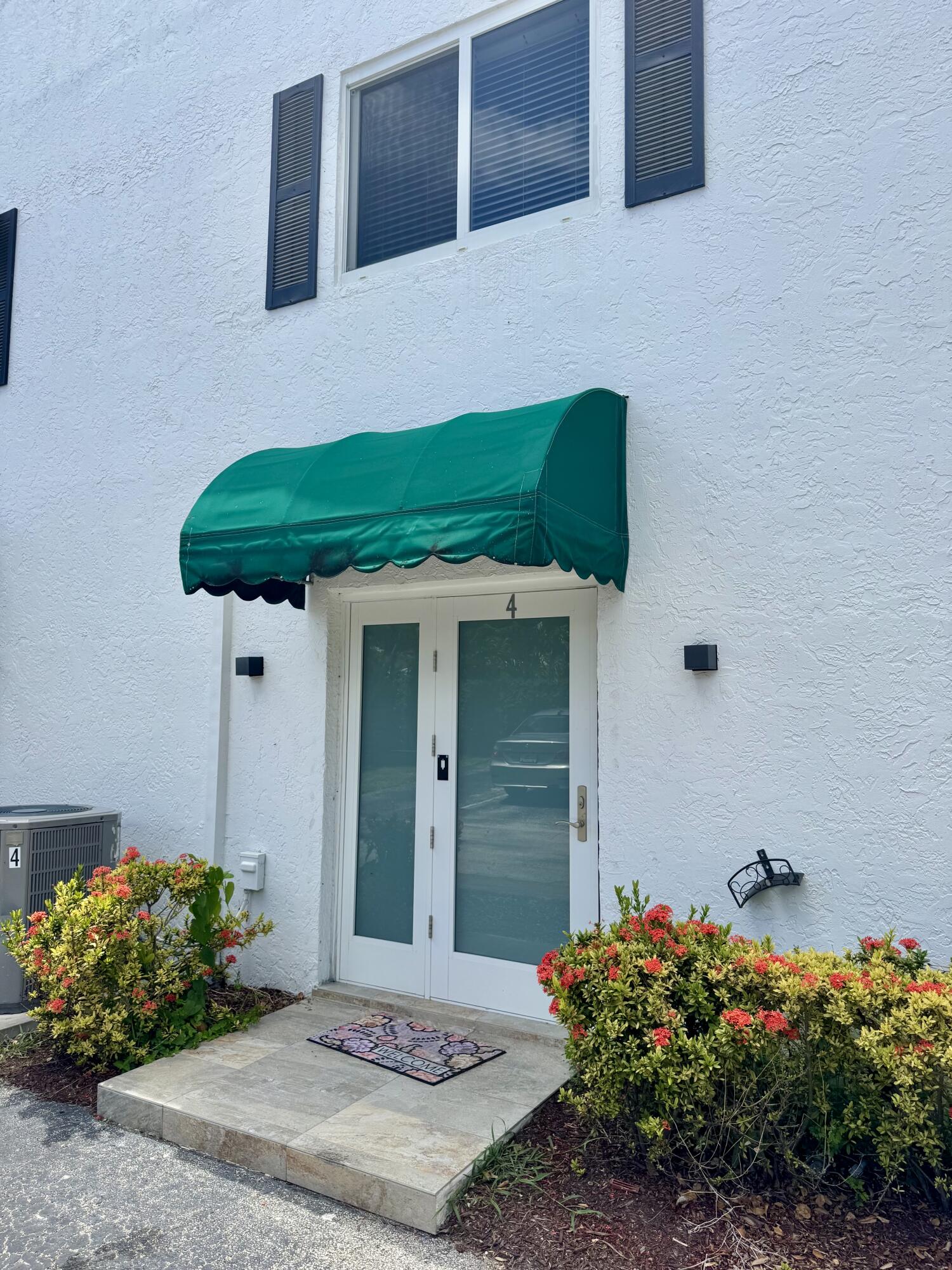 Foto de propiedad en 690 SE 23RD Avenue 4, Pompano Beach, FL 33062 Pompano Beach con MLS# 