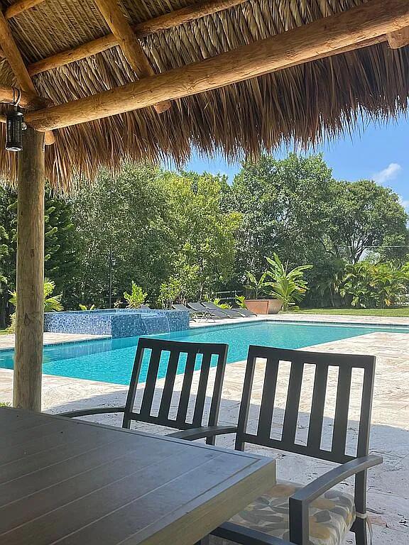 Foto de propiedad en 9365 Listow Terrace, Boynton Beach, FL 33472 Boynton Beach con MLS# 