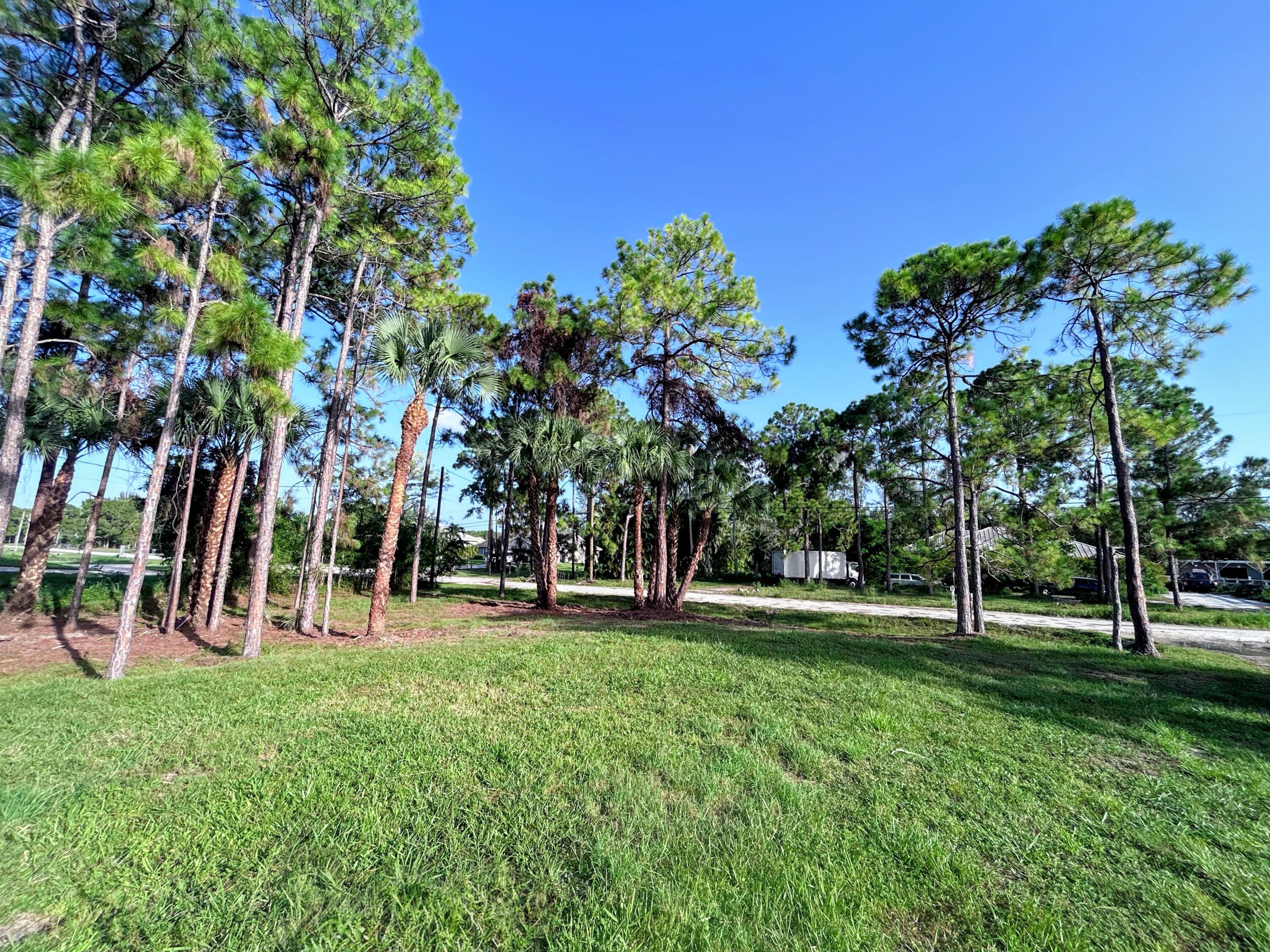 Foto de propiedad en 13753 78TH Place N, The Acreage, FL 33412 The Acreage con MLS# 