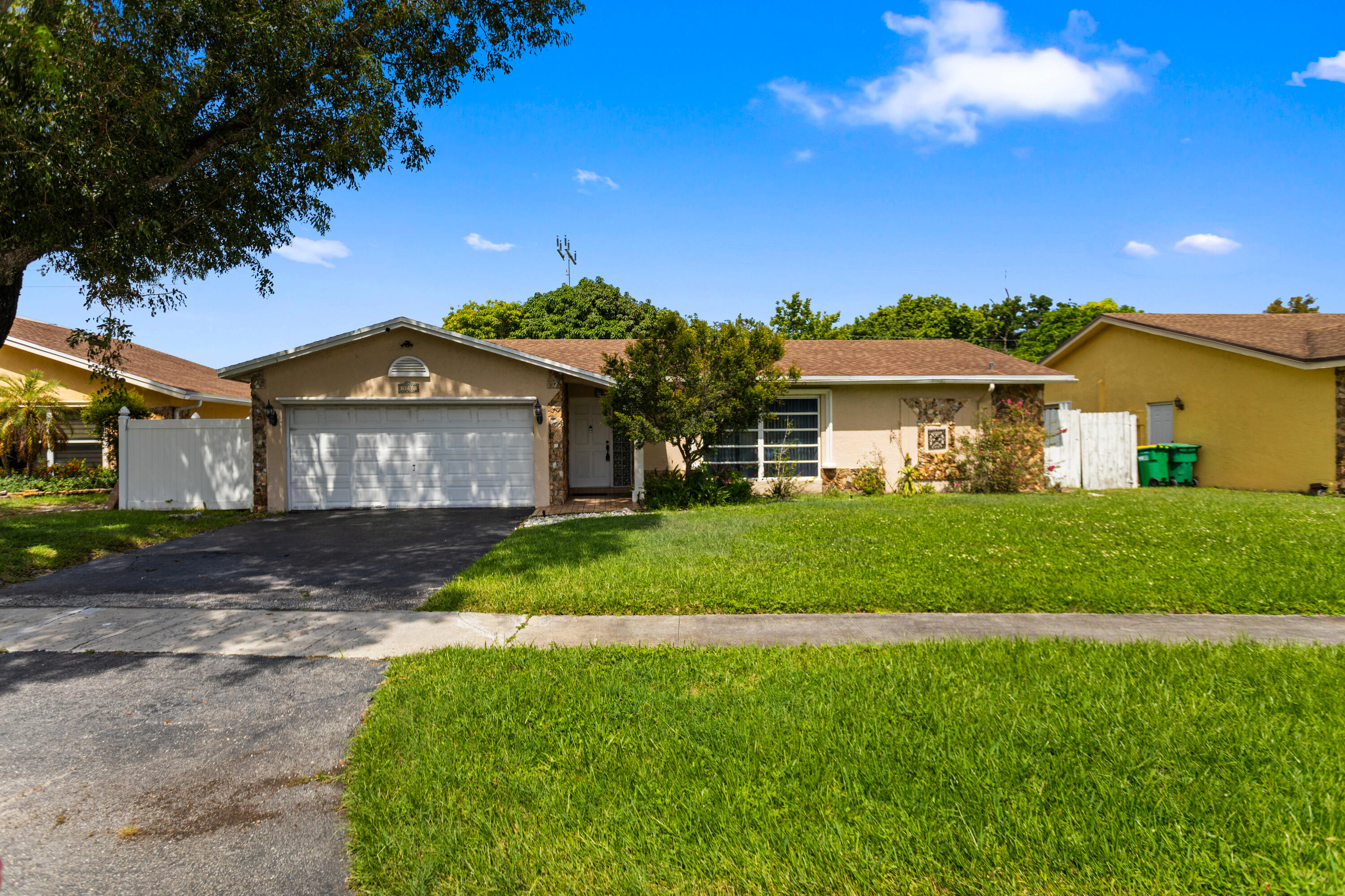 En Venta 3750 NW 73rd Avenue, Lauderhill, FL 33319, Lauderhill, FL 33319