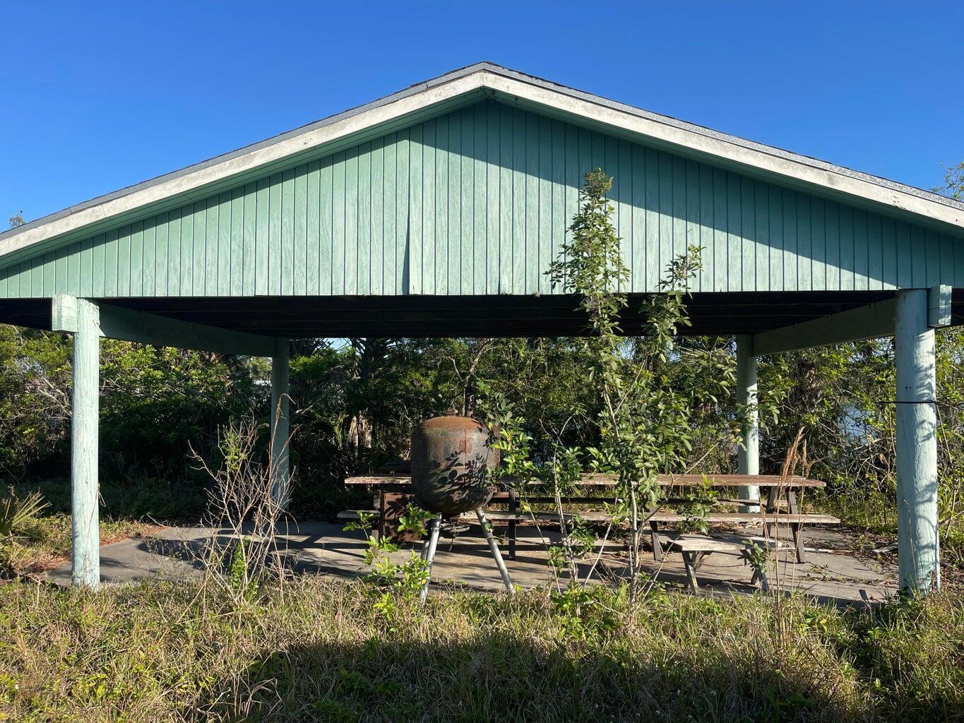 Pavillion to bring back to life and develop your own RV or residential resort!