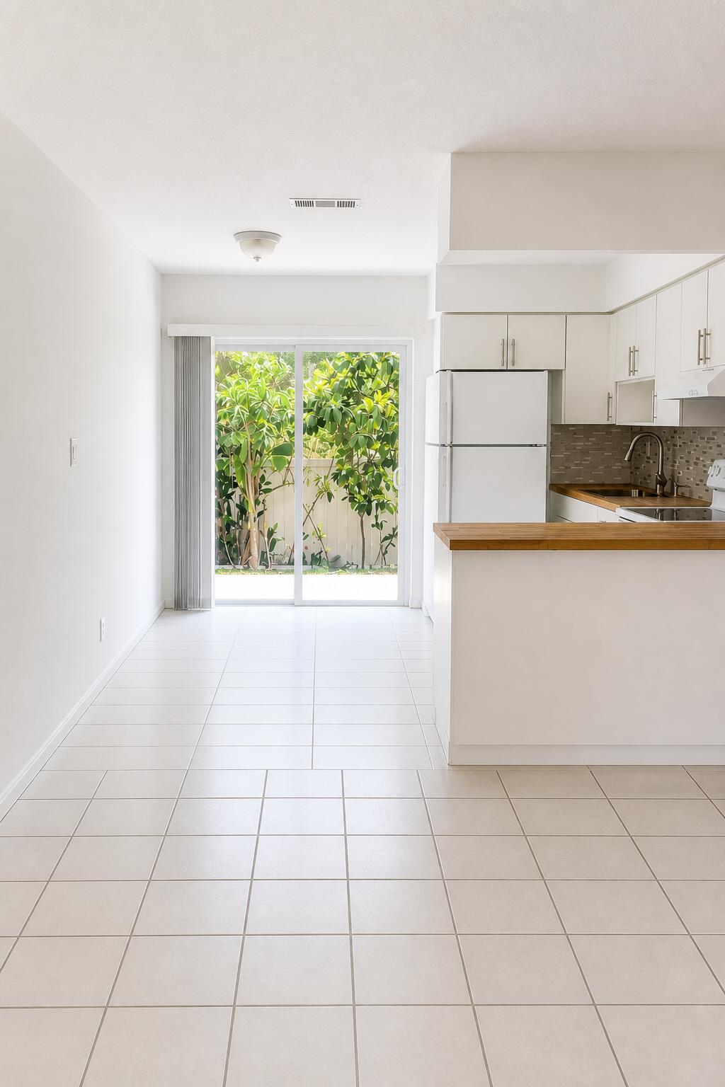 Foto de propiedad en 1718 Juno Road 3, North Palm Beach, FL 33408 North Palm Beach con MLS# 