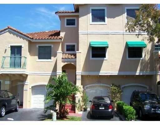 Foto de propiedad en 12695 NW 14th Place, Sunrise, FL 33323 Sunrise con MLS# 