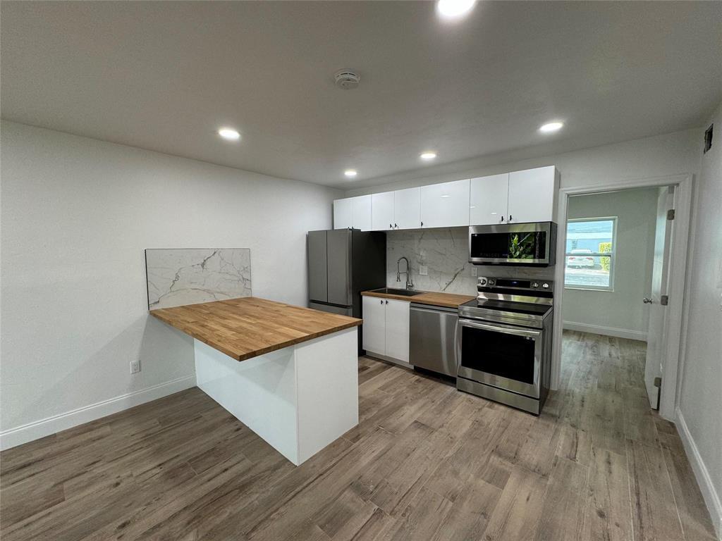 Foto de propiedad en 2200 NE 173RD Street 4, North Miami Beach, FL 33160 North Miami Beach con MLS# 