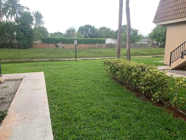 Foto de propiedad en 10890 ROYAL PALM Boulevard 10890, Coral Springs, FL 33065 Coral Springs con MLS# 
