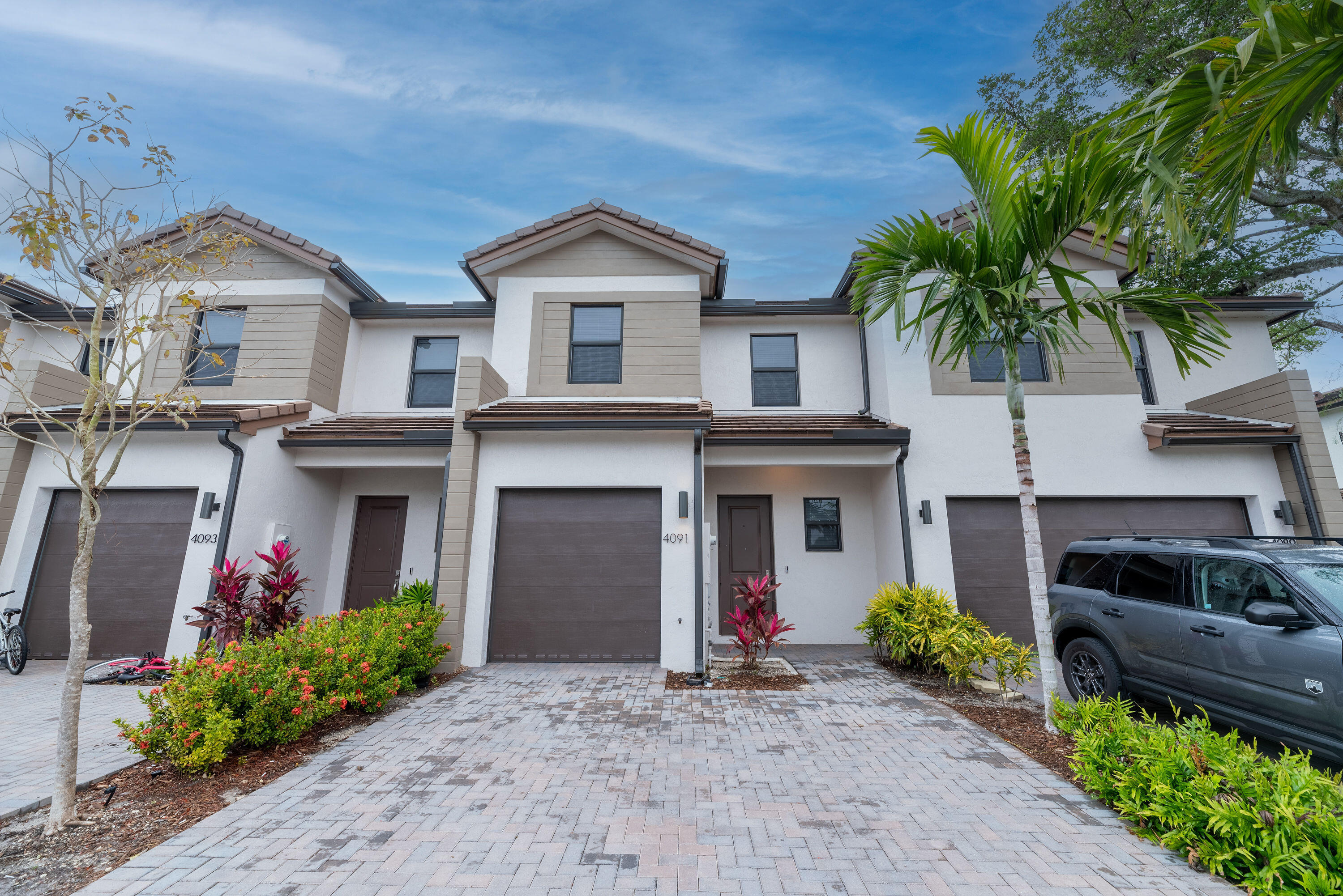 Foto de propiedad en 4093 SUNSET Way 4093, Pompano Beach, FL 33069 Pompano Beach con MLS# 