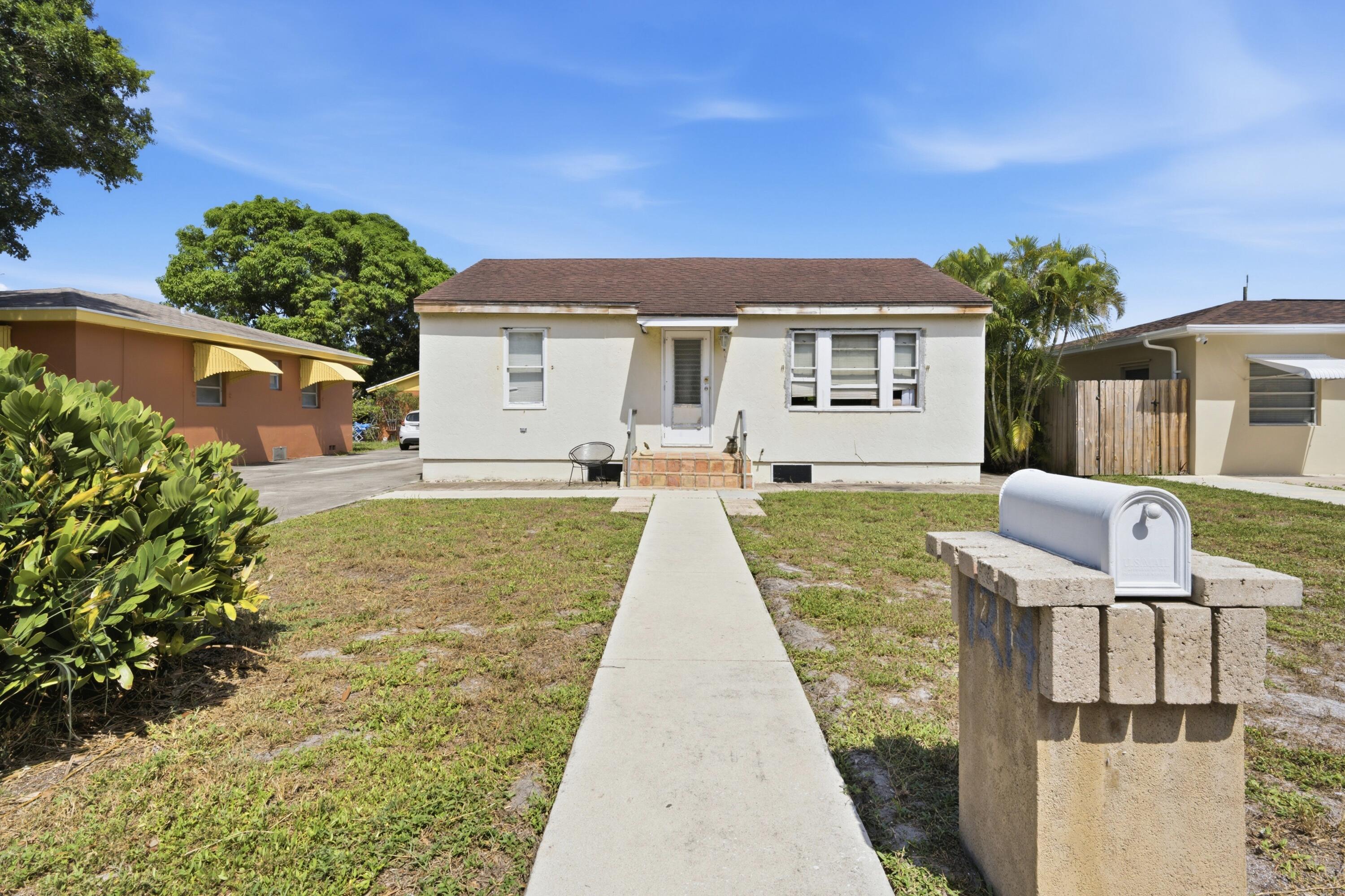 Foto de propiedad en 1214 N C Street, Lake Worth Beach, FL 33460 Lake Worth Beach con MLS# 