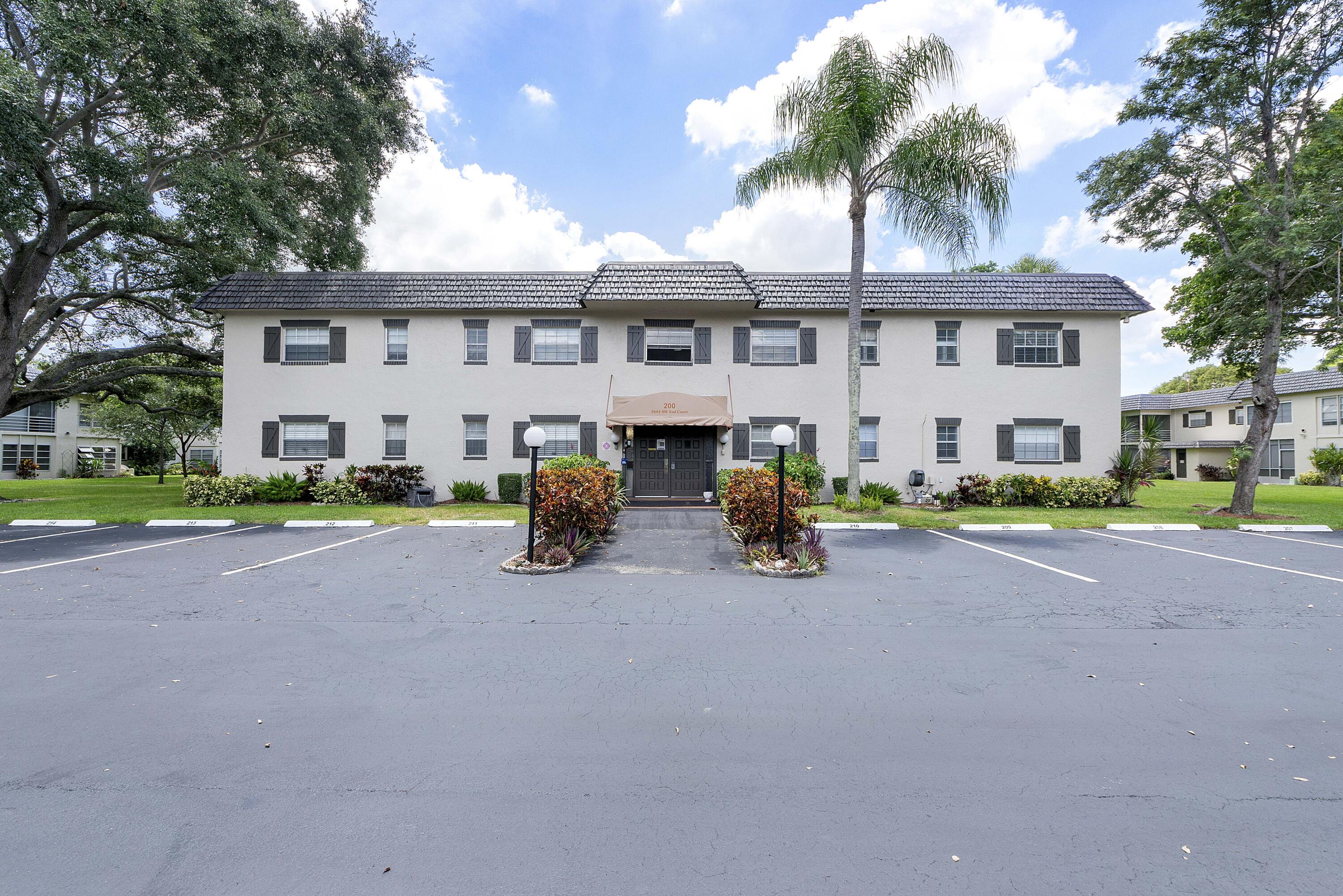 En Venta 5661 SW 2nd Court 201, Margate, FL 33068, Margate, FL 33068