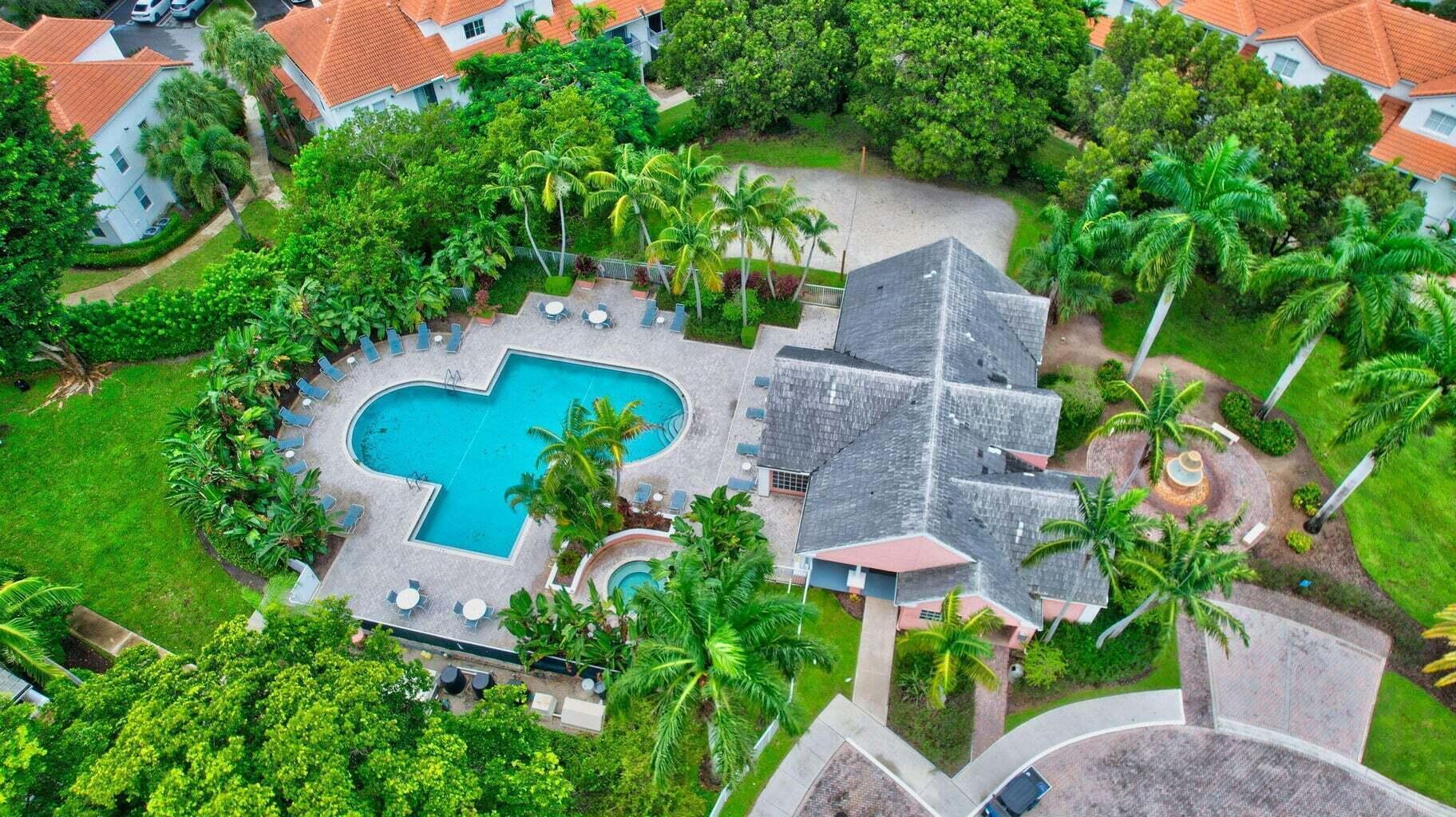 Foto de propiedad en 1020 CRYSTAL Way M, Delray Beach, FL 33444 Delray Beach con MLS# 