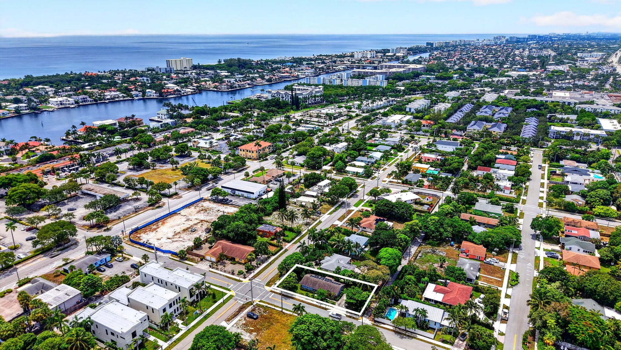 Foto de propiedad en 310 SE 8TH Street, Delray Beach, FL 33483 Delray Beach con MLS# 