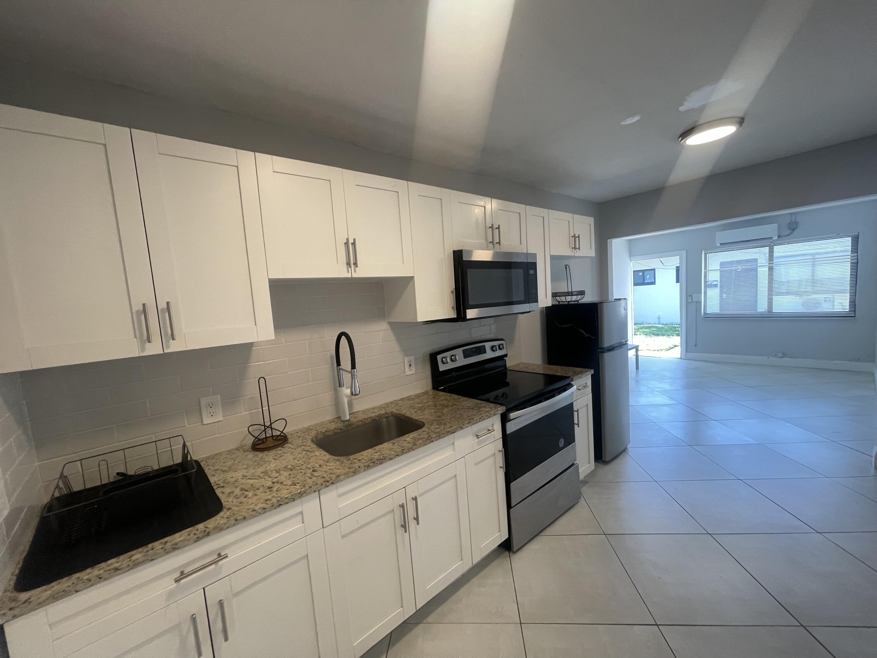 Foto de propiedad en 841 NW 5TH Avenue 3, Pompano Beach, FL 33060 Pompano Beach con MLS# 