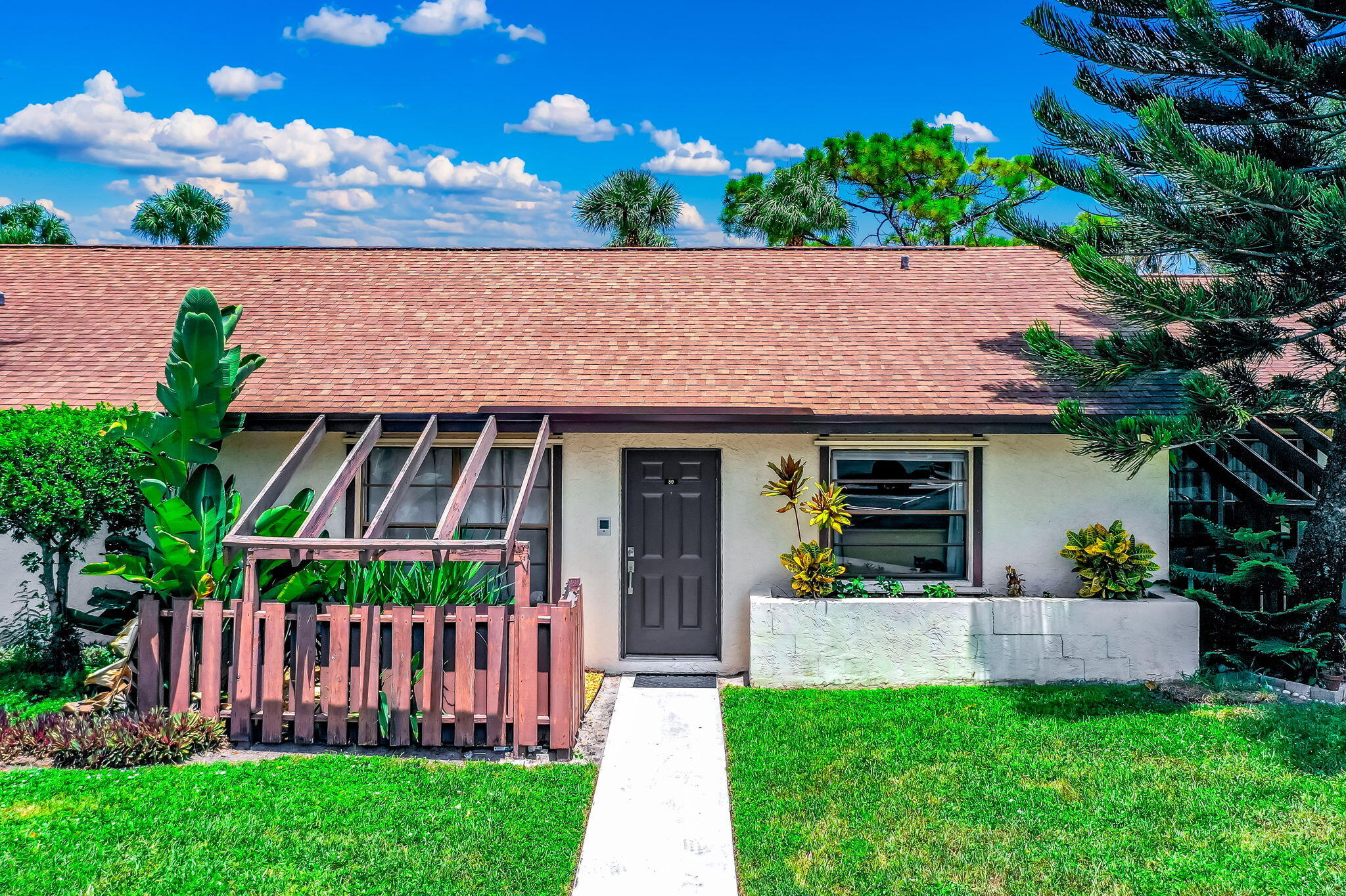 Foto de propiedad en 39 Vía De Casas Norte, Boynton Beach, FL 33426 Boynton Beach con MLS# 
