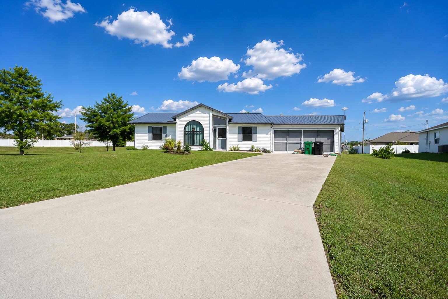 En Venta 409 SW Voltair Terrace, Port St. Lucie, FL 34984, Port St. Lucie, FL 34984