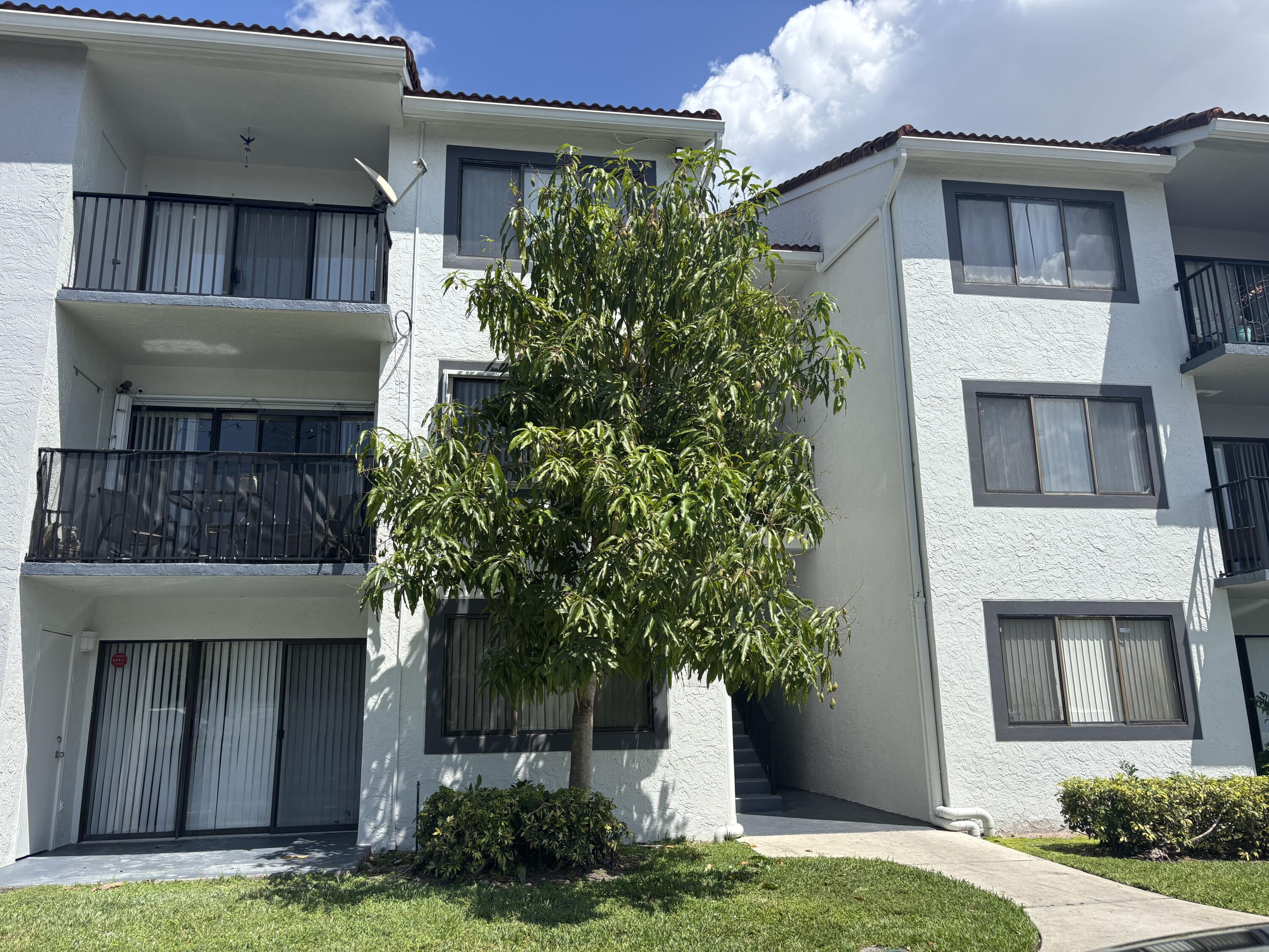 Foto de propiedad en 9266 W Atlantic Boulevard W 1012, Coral Springs, FL 33071 Coral Springs con MLS# 