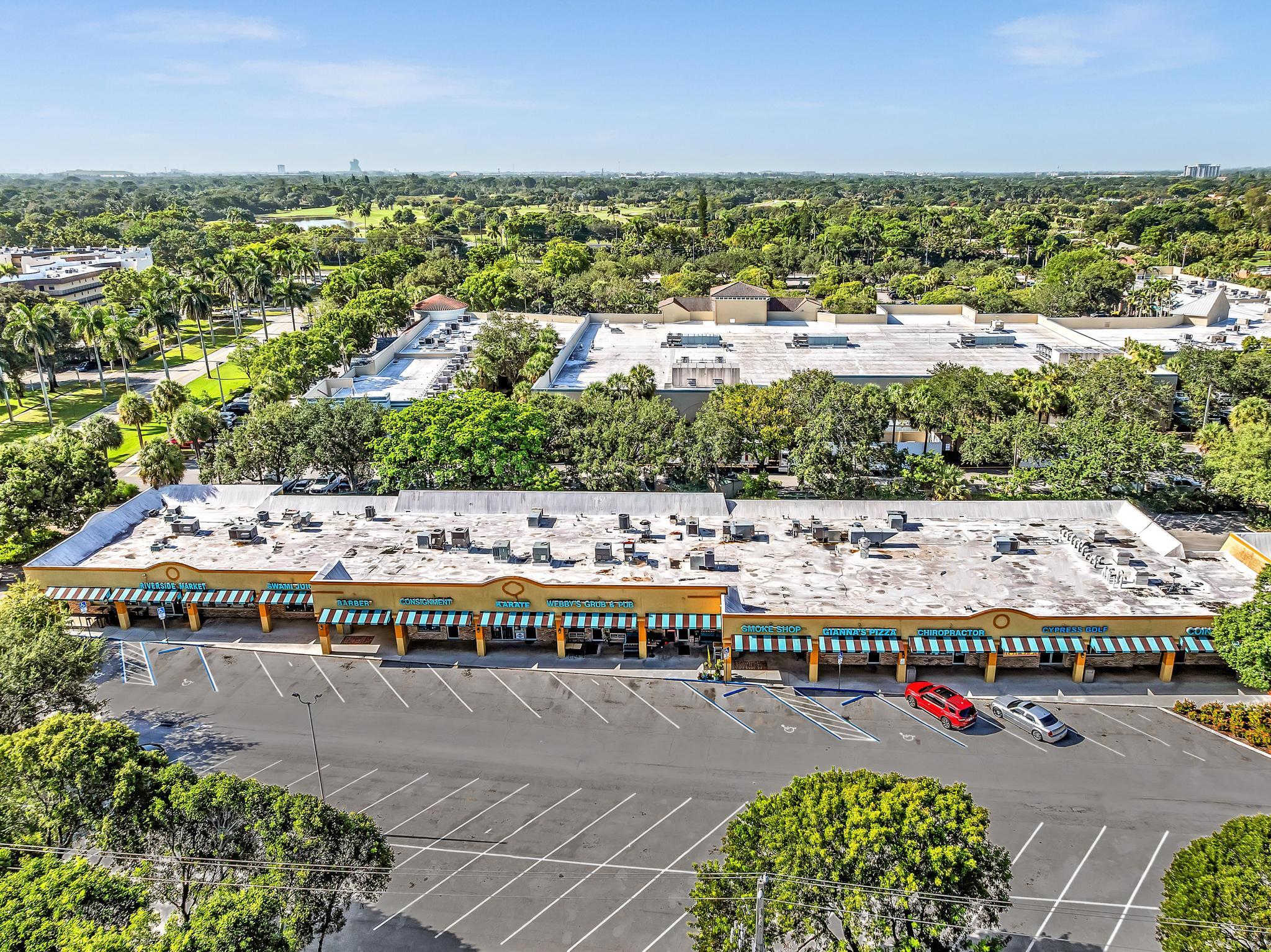 Foto de propiedad en 6902 Cypress Road, Plantation, FL 33317 Plantation con MLS# 