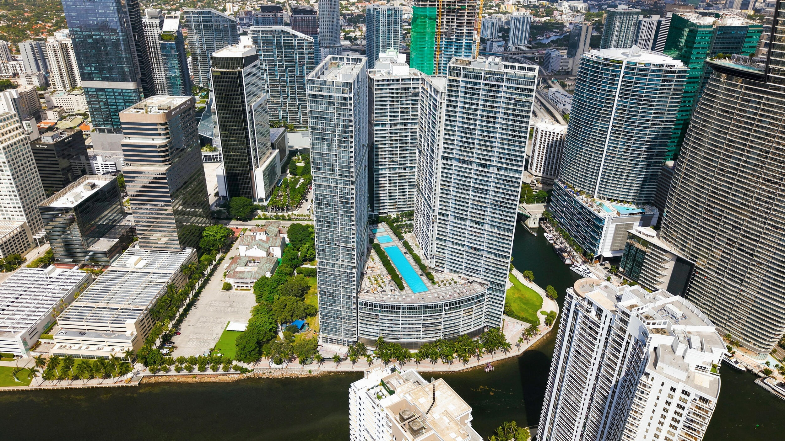 Foto de propiedad en 465 BRICKELL Avenue 5102, Miami, FL 33131 Miami con MLS# 