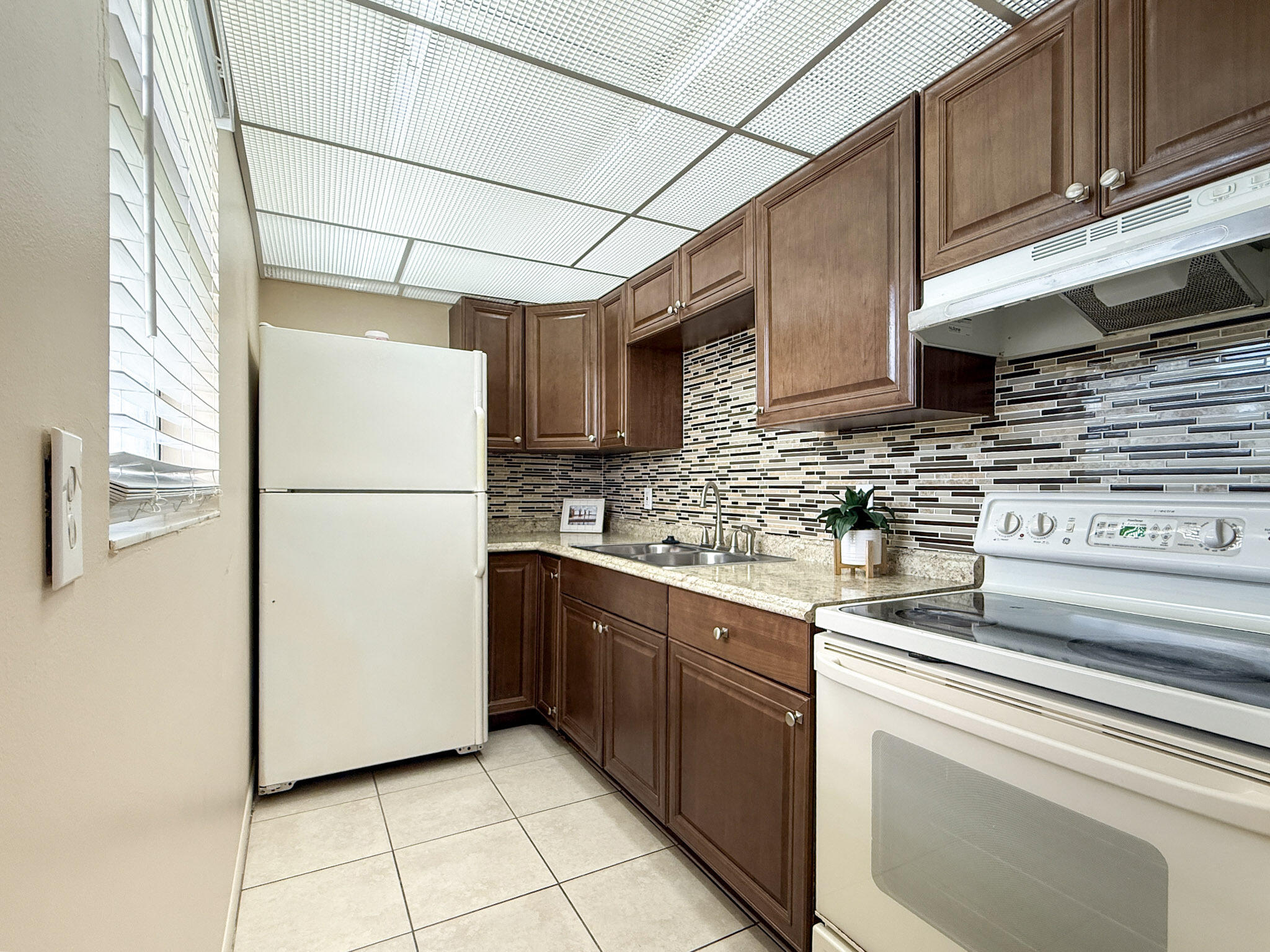 En Renta 200 BONNIE Boulevard 117, Palm Springs, FL 33461, Palm Springs, FL 33461