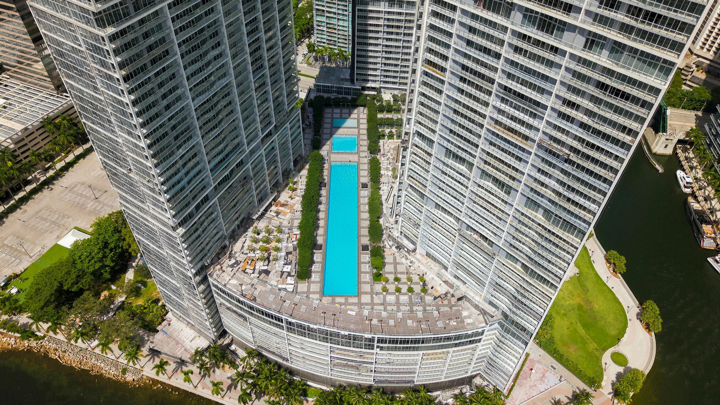 Foto de propiedad en 465 BRICKELL Avenue 5102, Miami, FL 33131 Miami con MLS# 