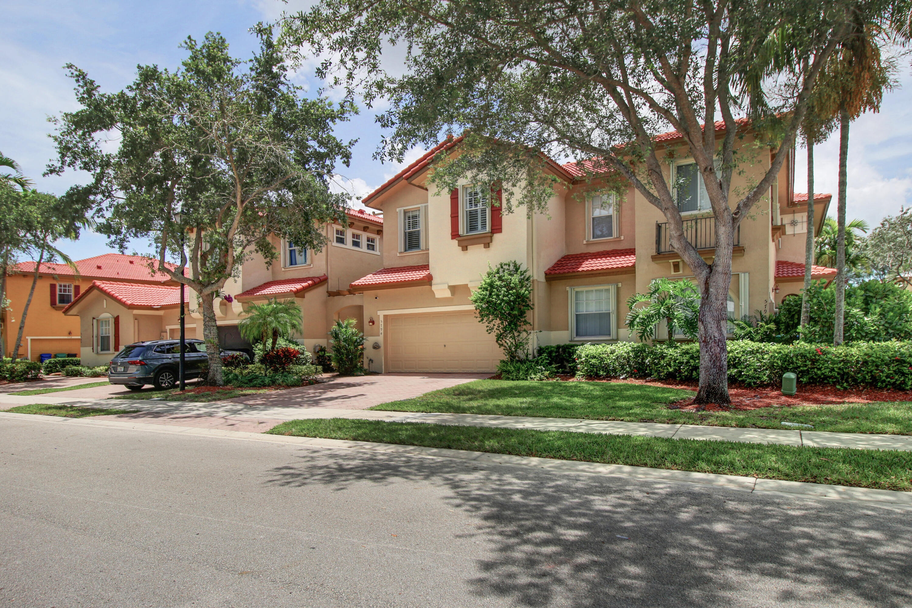 Foto de propiedad en 5794 NW 119TH Terrace, Coral Springs, FL 33076 Coral Springs con MLS# 