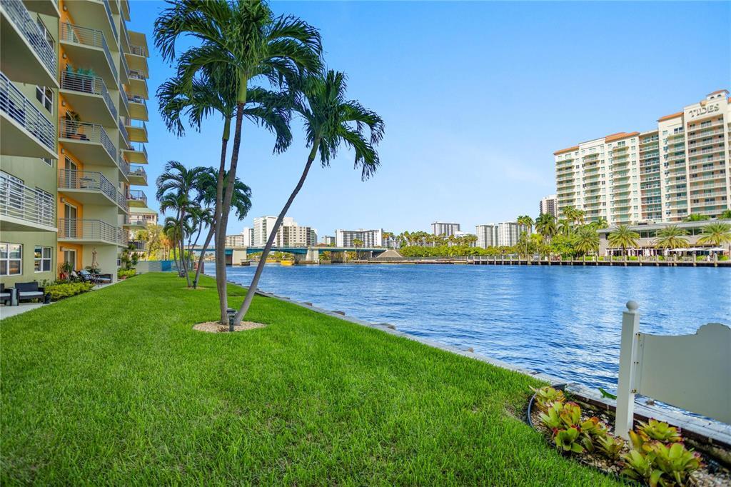 Foto de propiedad en 2900 NE 30TH Street G1, Fort Lauderdale, FL 33306 Fort Lauderdale con MLS# 