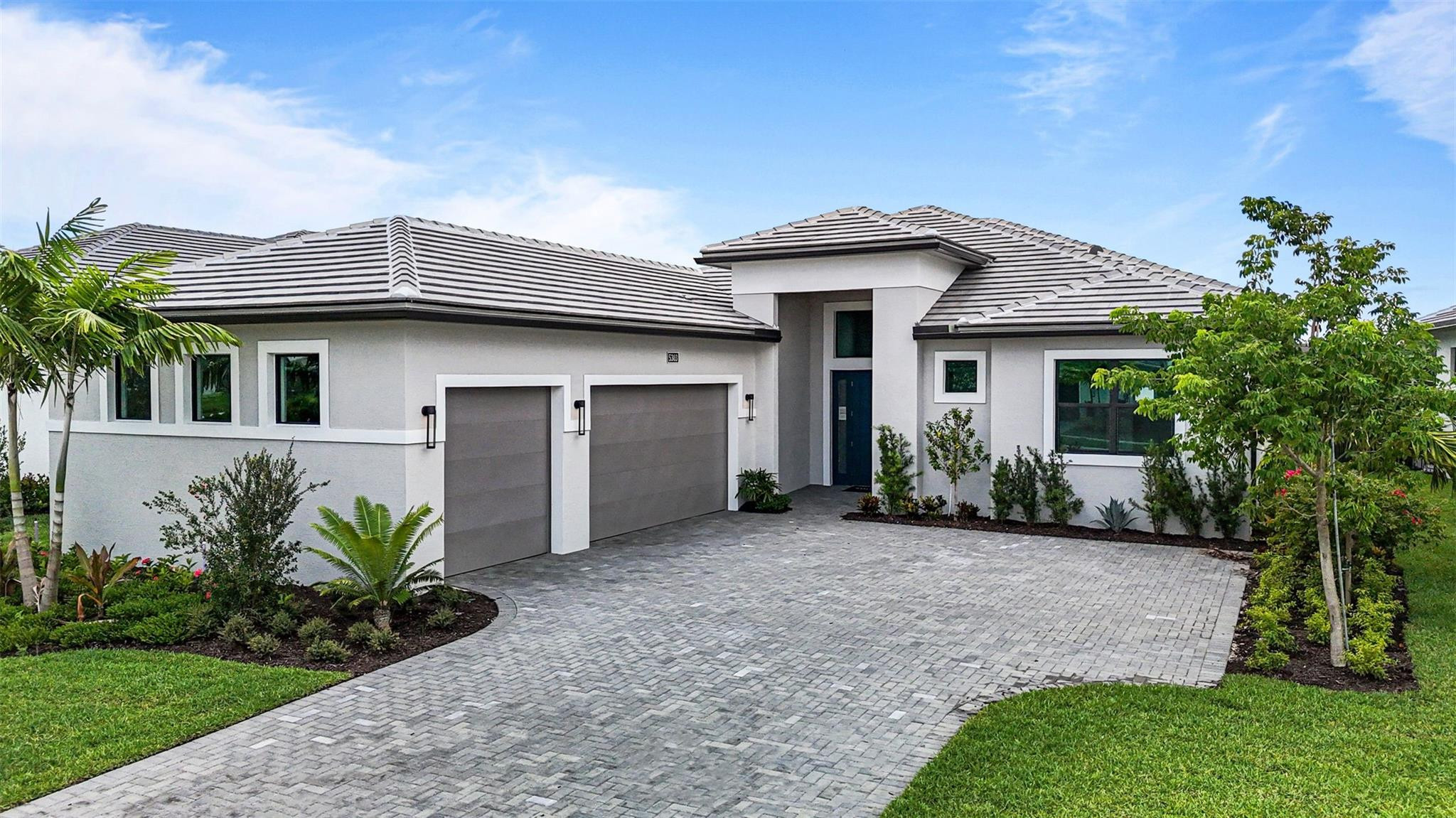 Foto de propiedad en 5303 Saint Armands Way, Westlake, FL 33470 Westlake con MLS# 