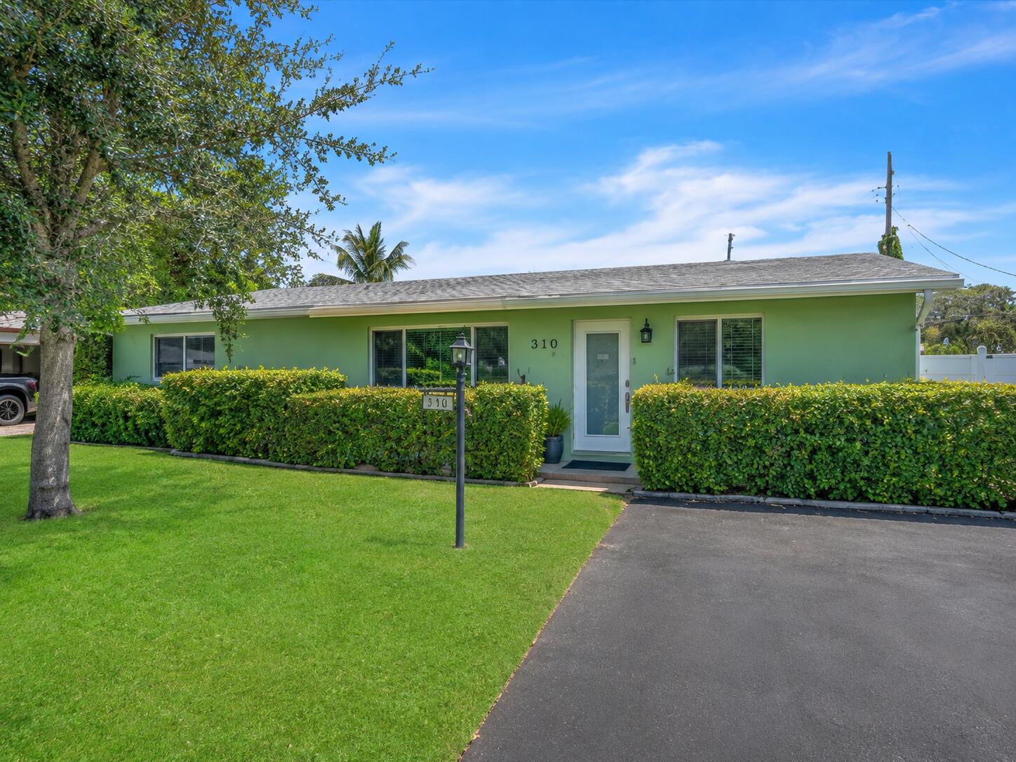 Foto de propiedad en 310 SE 8TH Court, Pompano Beach, FL 33060 Pompano Beach con MLS# 