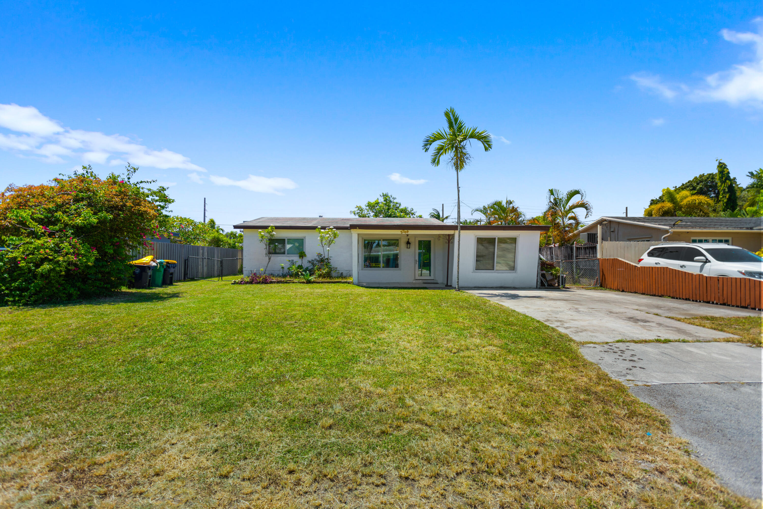 Foto de propiedad en 2748 SW 46TH Court, Dania Beach, FL 33312 Dania Beach con MLS# 