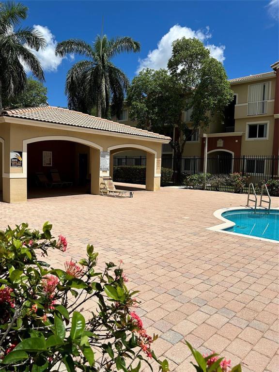 Foto de propiedad en 7085 NOVA Drive 113, Davie, FL 33317 Davie con MLS# 