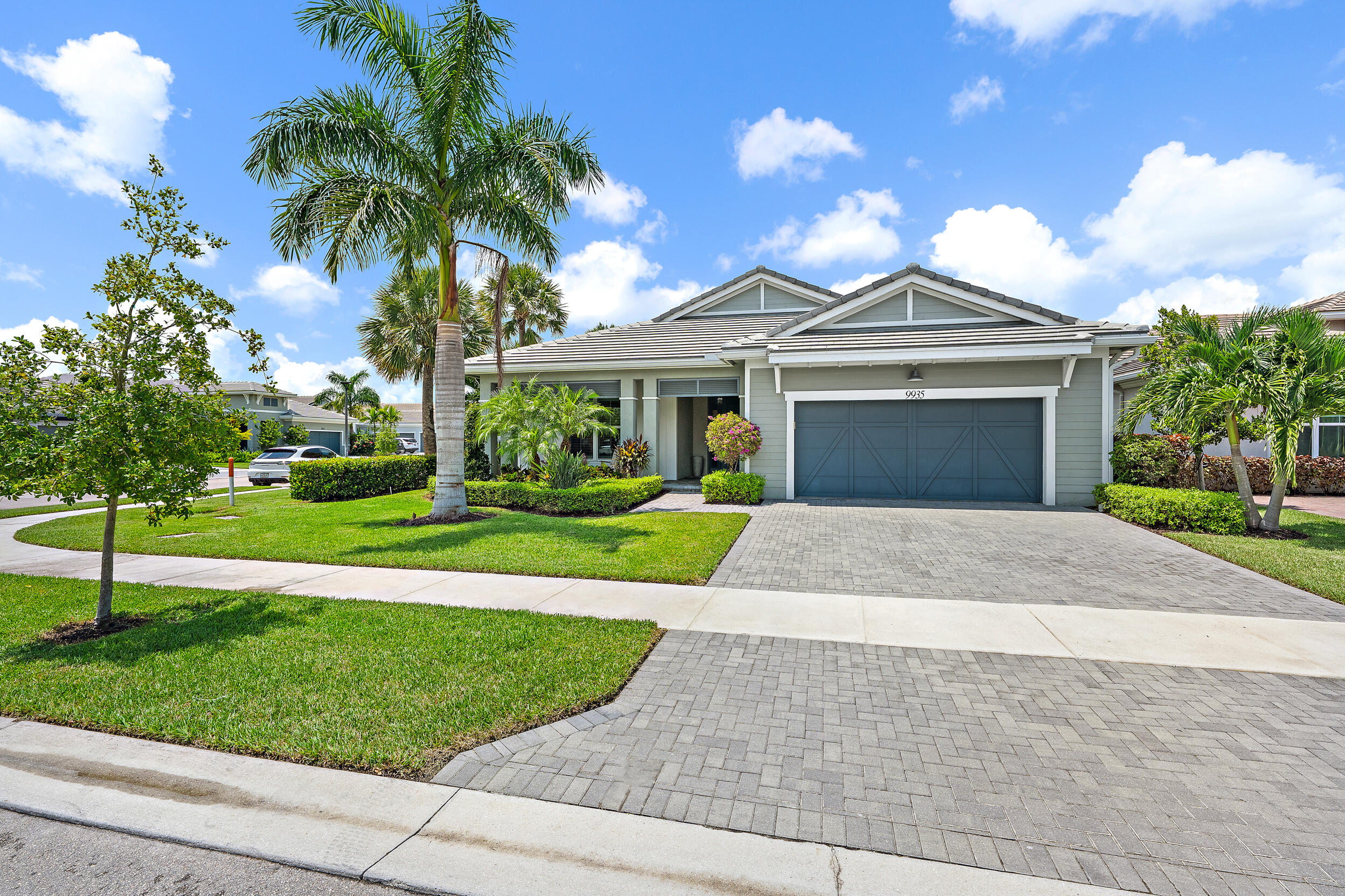 Foto de propiedad en 9935 Timber Creek Way, Palm Beach Gardens, FL 33412 Palm Beach Gardens con MLS# 