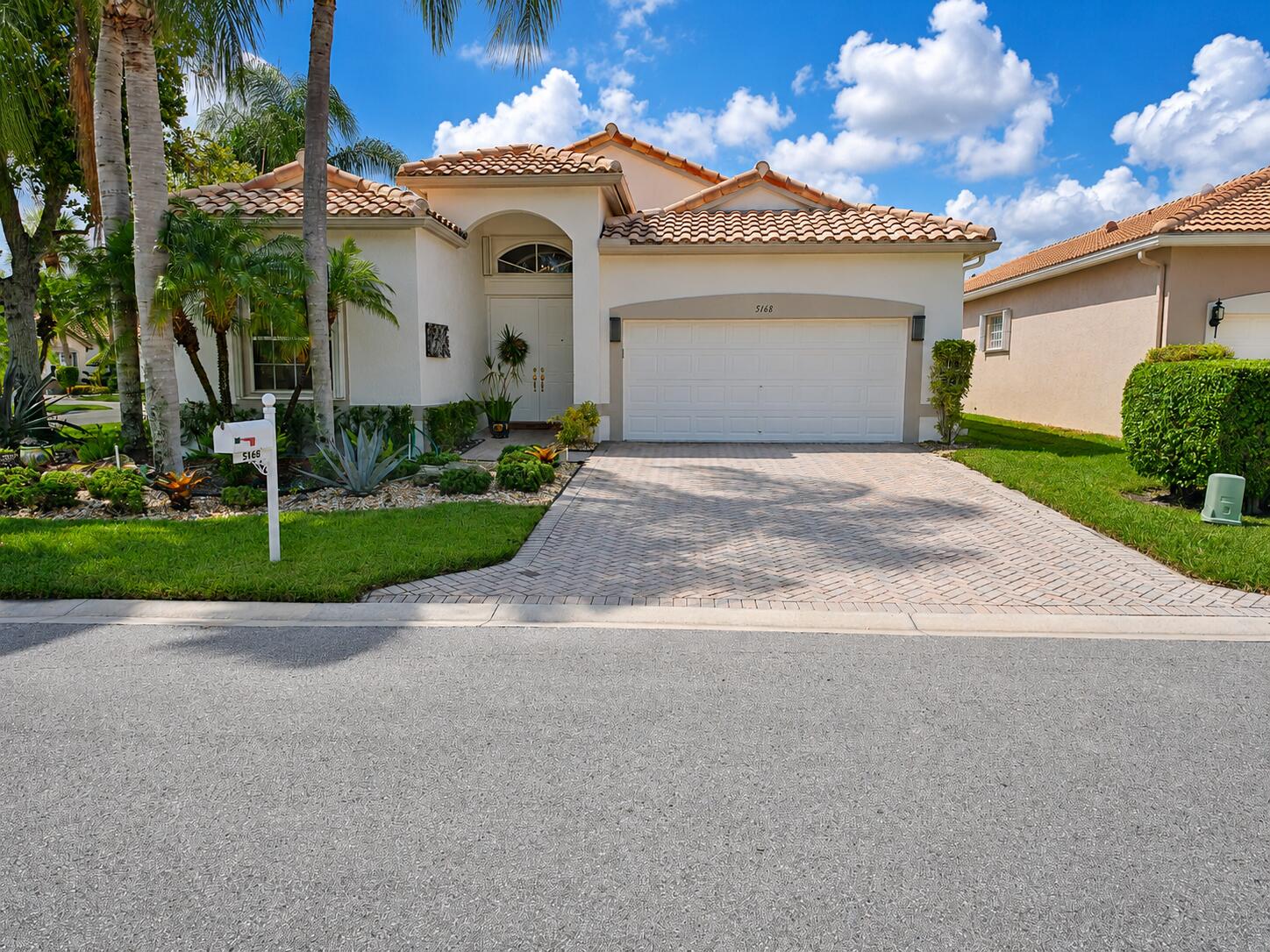 Foto de propiedad en 5168 Clover Creek Drive, Boynton Beach, FL 33437 Boynton Beach con MLS# 