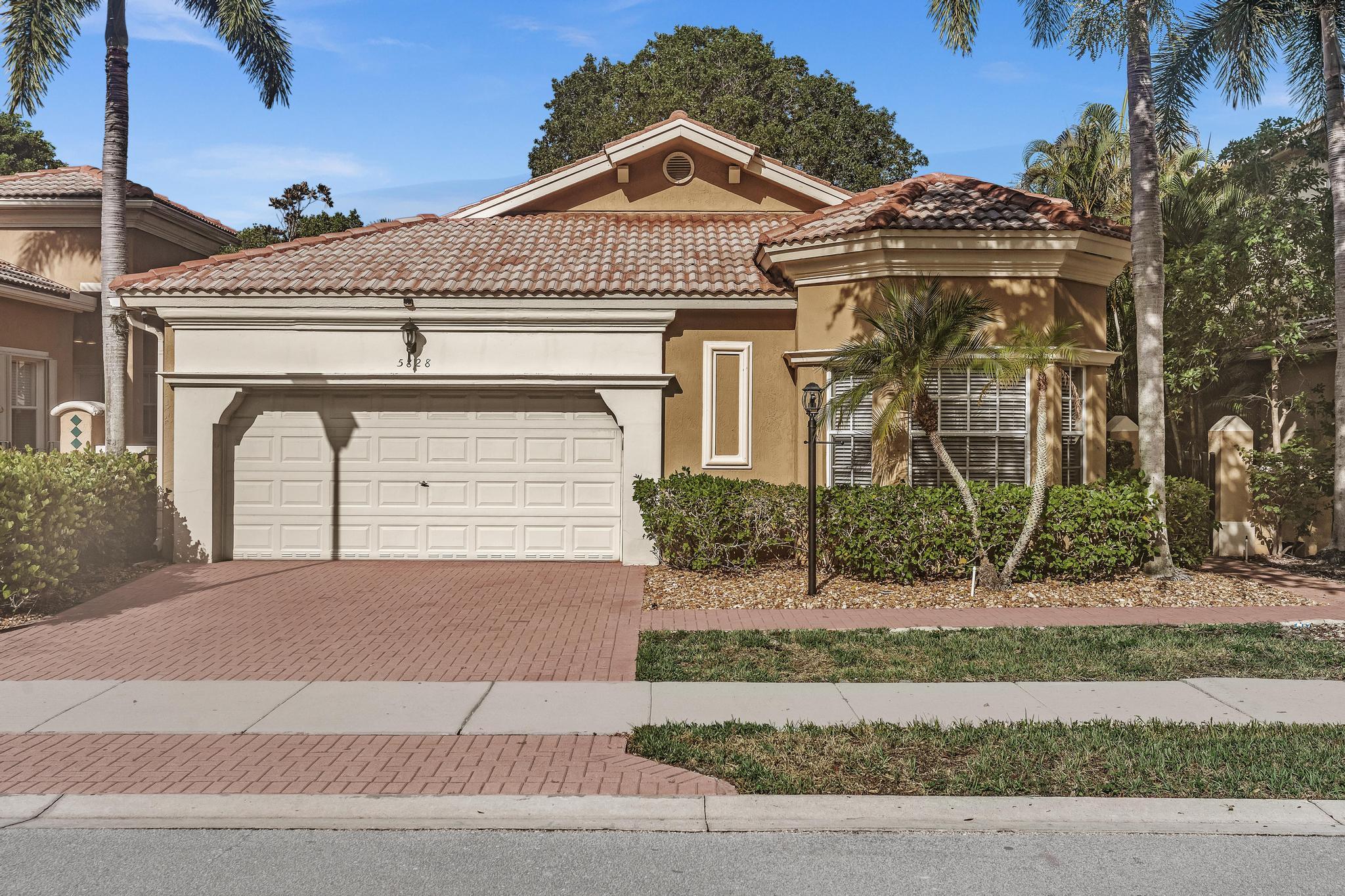 Foto de propiedad en 5828 NW 121st Avenue, Coral Springs, FL 33076 Coral Springs con MLS# 