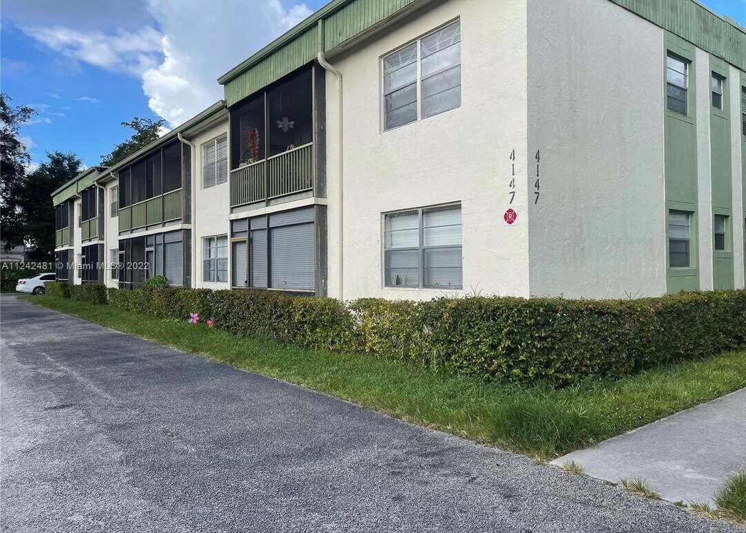 Foto de propiedad en 4147 NW 90th Avenue 204, Coral Springs, FL 33065 Coral Springs con MLS# 