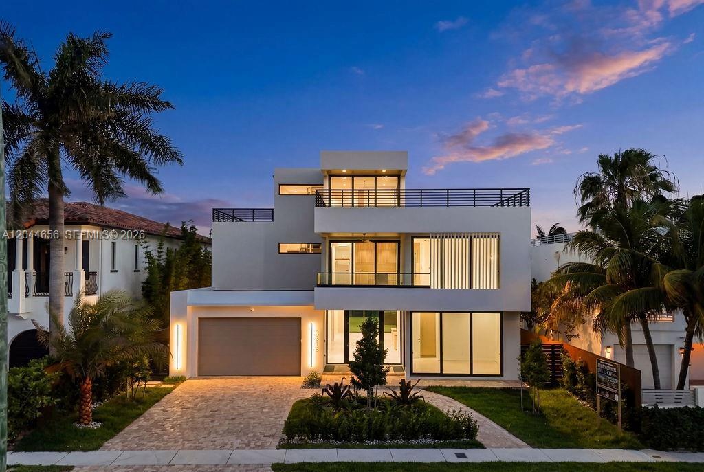 Foto de propiedad en 3318 NE 16TH Place, Fort Lauderdale, FL 33305 Fort Lauderdale con MLS# 
