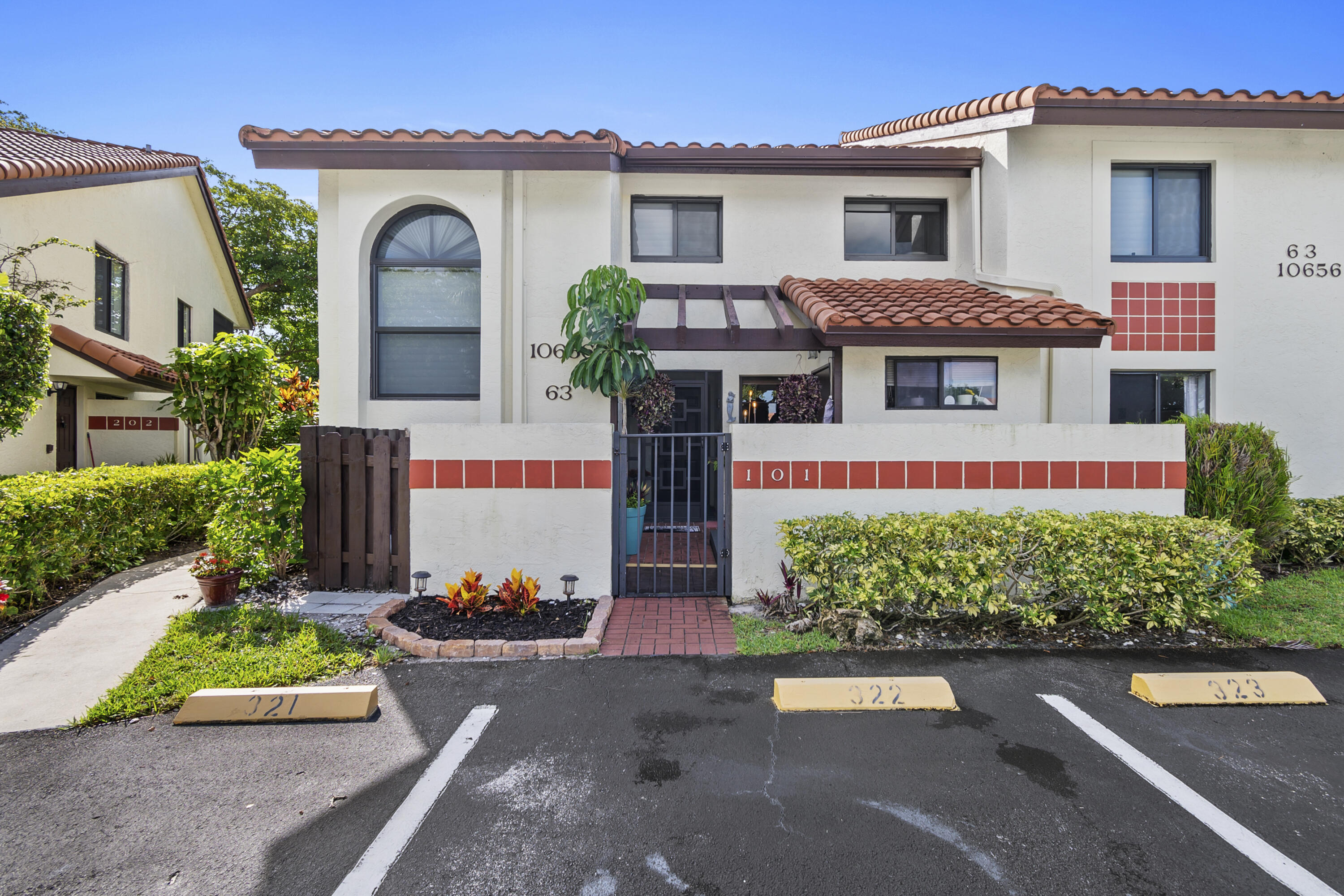 Foto de propiedad en 10656 Tropic Palm Avenue 101, Boynton Beach, FL 33437 Boynton Beach con MLS# 