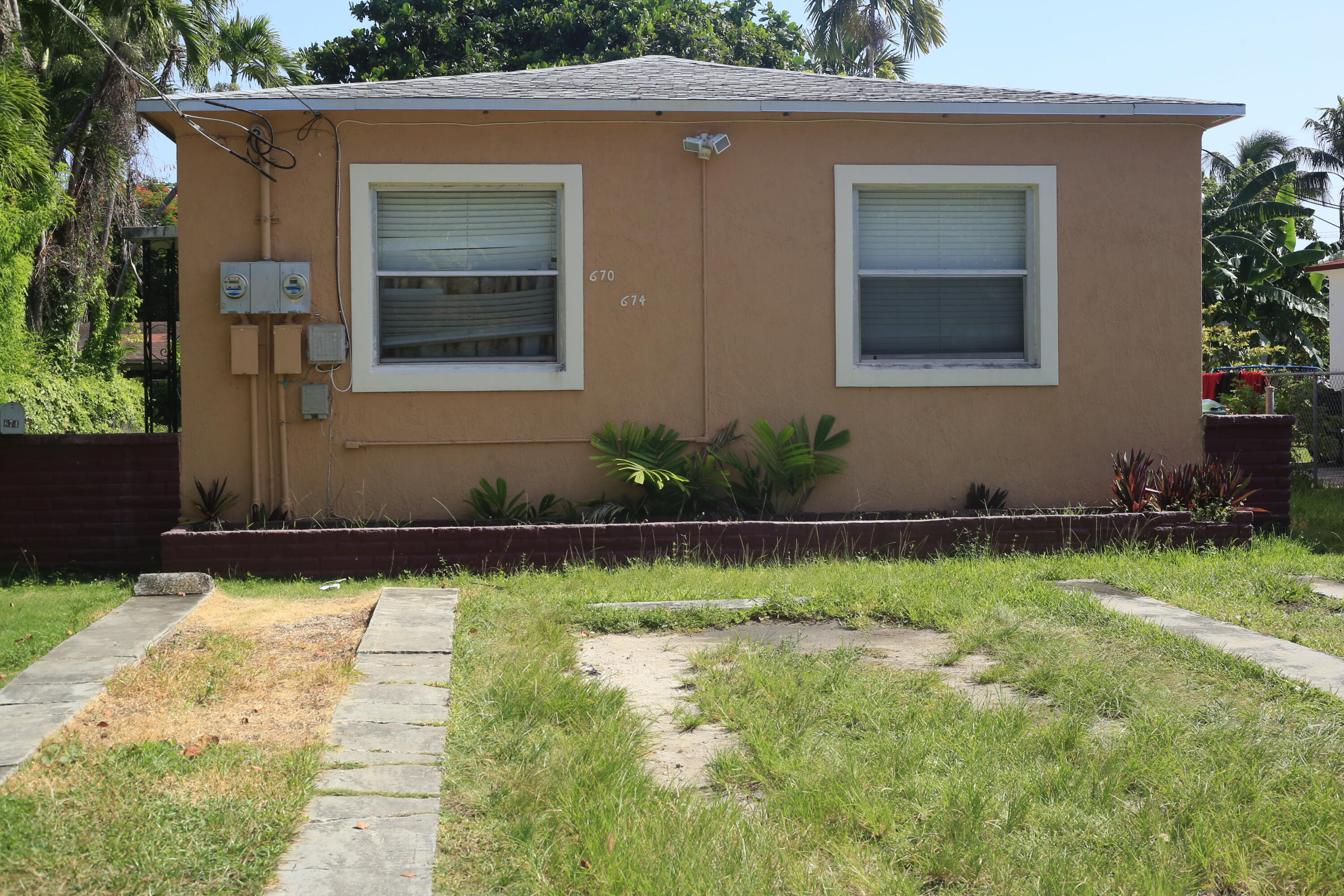En Venta 670 NE 87th Street, Miami, FL 33138, Miami, FL 33138