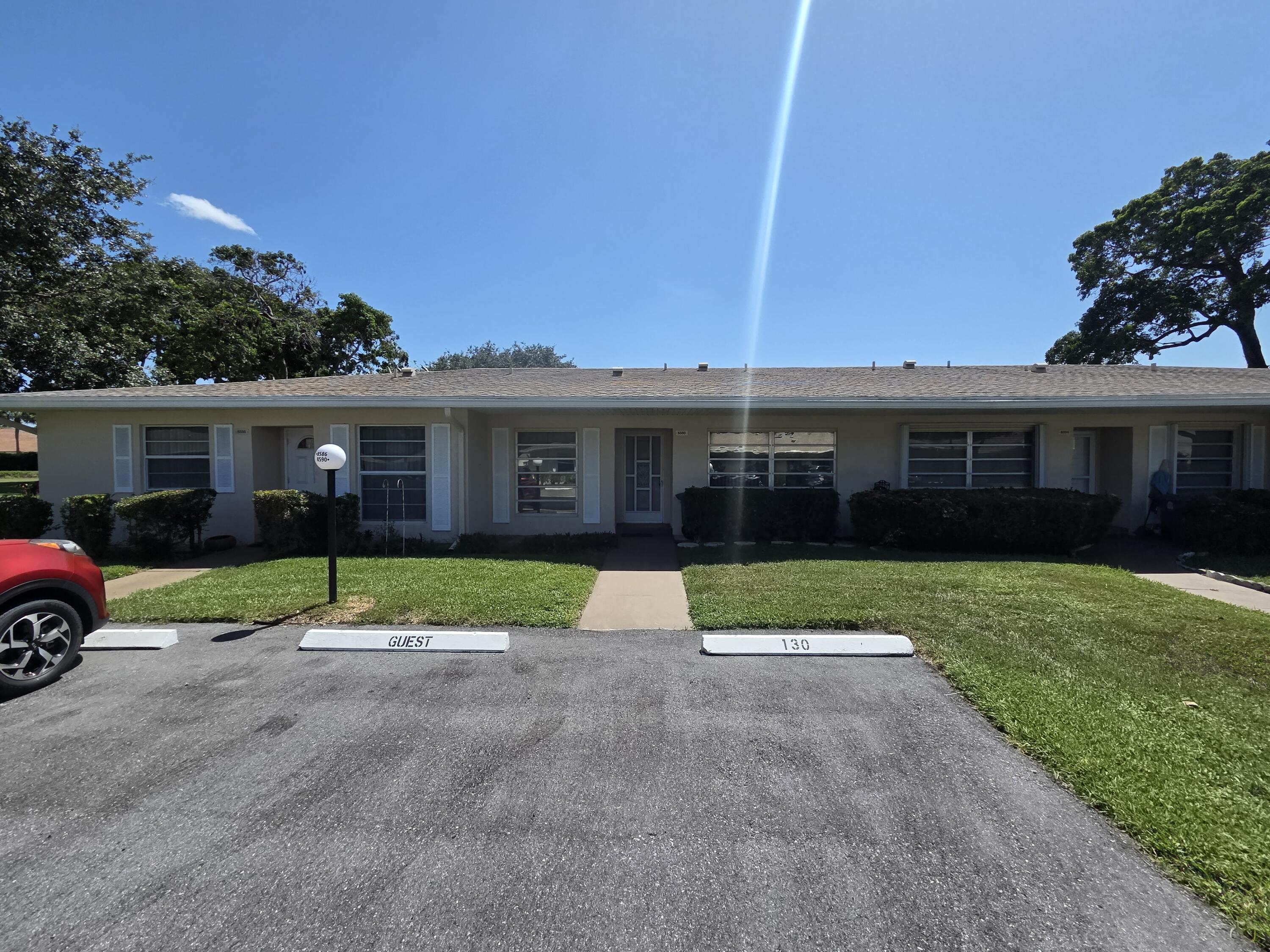 Foto de propiedad en 8590 CHEVY CHASE Drive 130, Boca Raton, FL 33433 Boca Raton con MLS# 