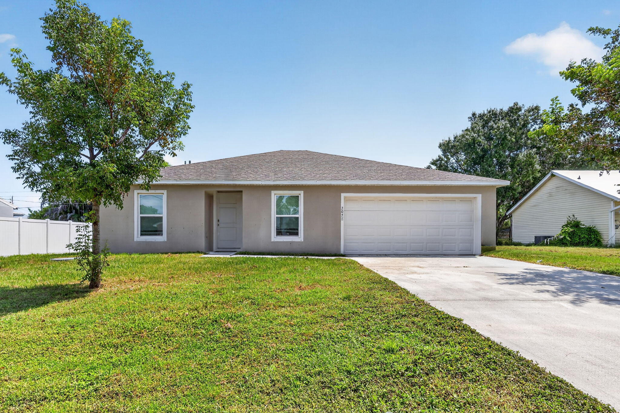 Foto de propiedad en 2078 SE JOYNER Circle, Port St. Lucie, FL 34952 Port St. Lucie con MLS# 