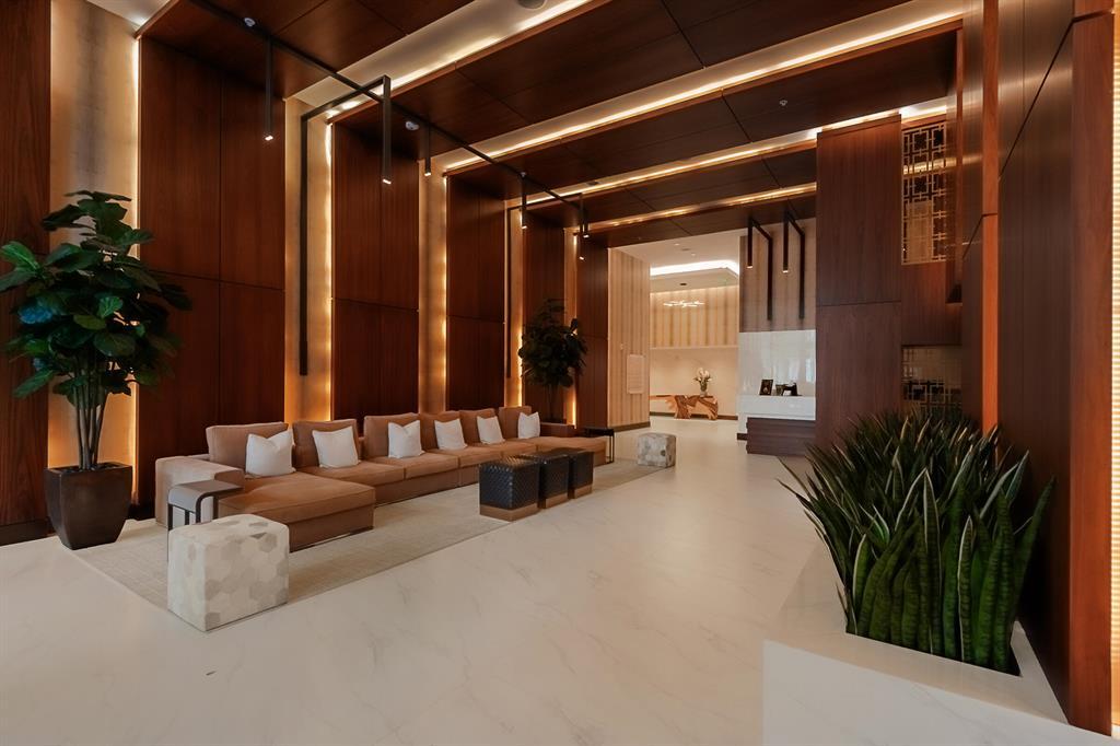 Foto de propiedad en 2960 NE 207TH Street 710, Aventura, FL 33180 Aventura con MLS# 