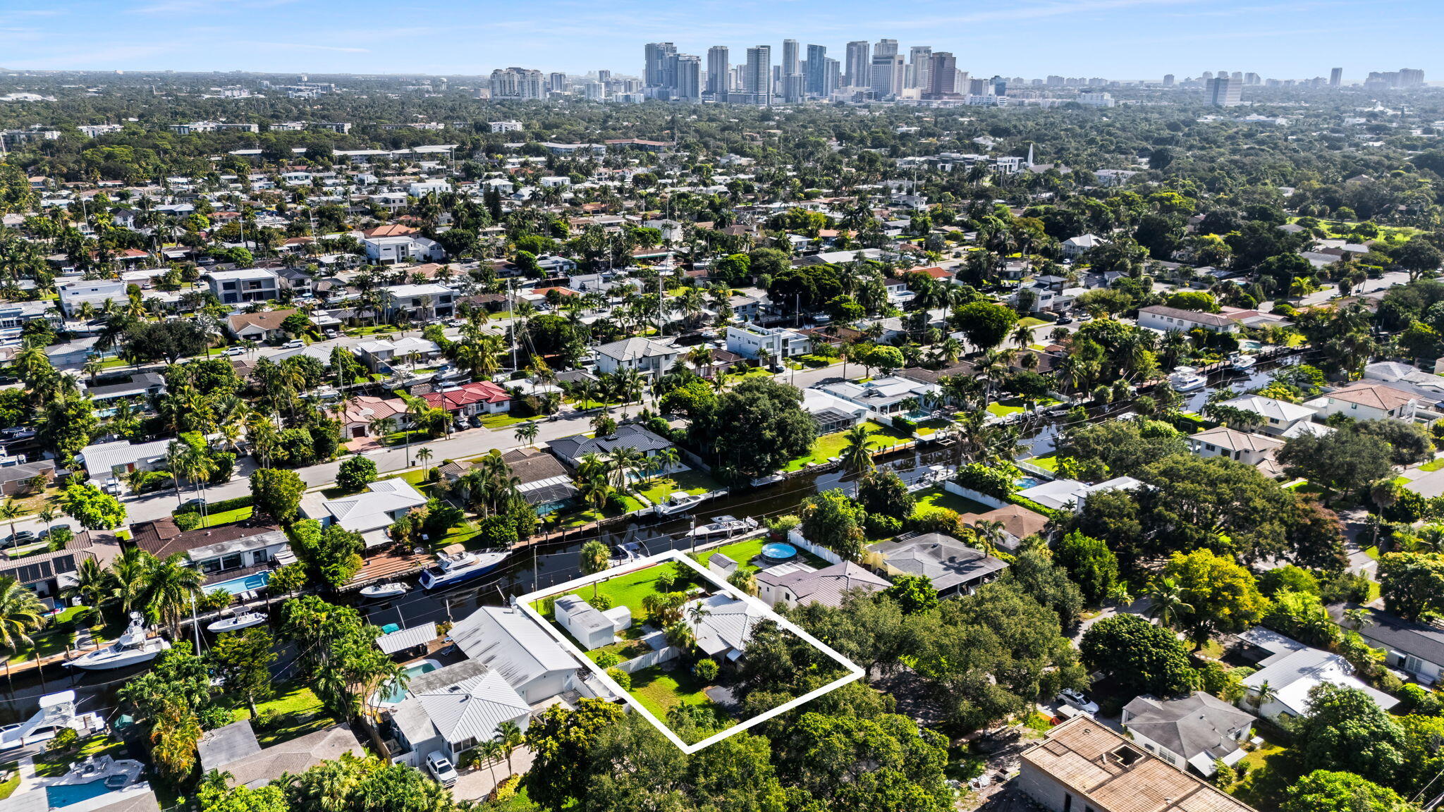 Foto de propiedad en 1221 SW 17th Street, Fort Lauderdale, FL 33315 Fort Lauderdale con MLS# 