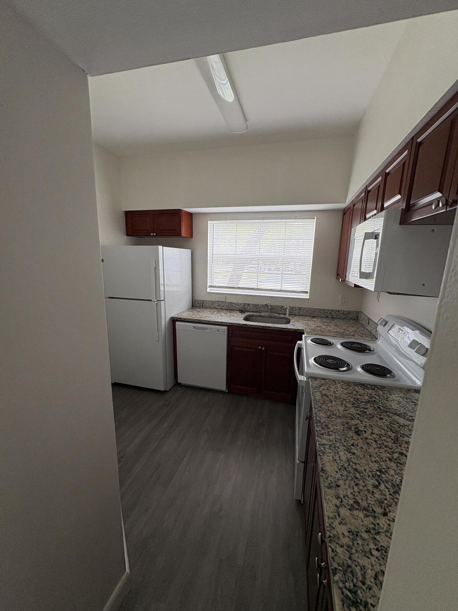 Foto de propiedad en 640 CYPRESS CLUB Way B12, Deerfield Beach, FL 33064 Deerfield Beach con MLS# 