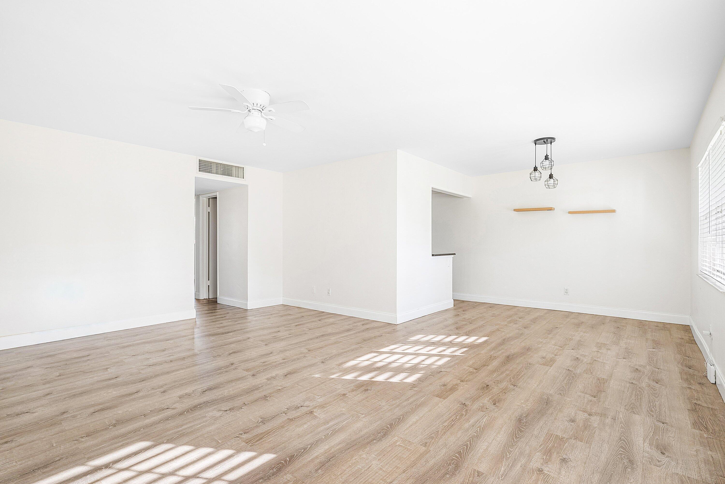 En Venta 2455 NE 51st Street E102, Fort Lauderdale, FL 33308, Fort Lauderdale, FL 33308