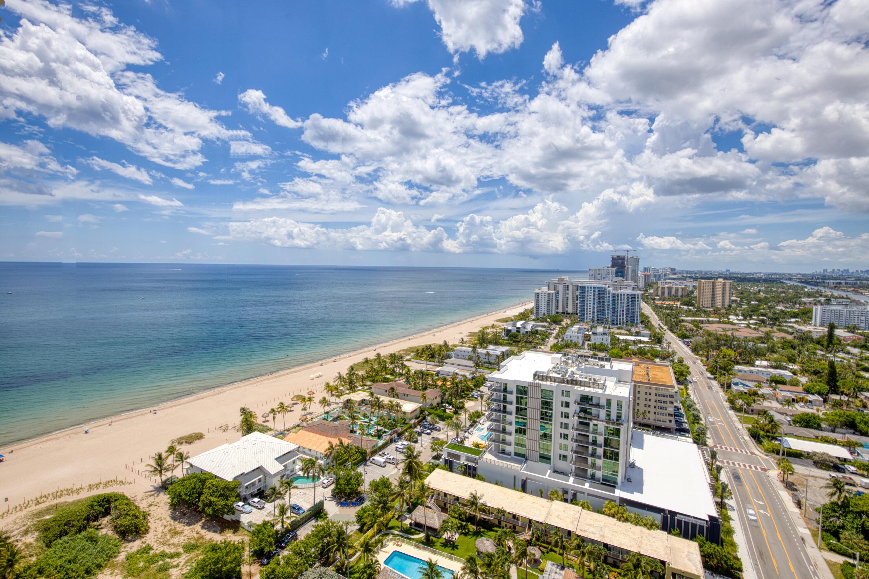 Foto de propiedad en 111 BRINY Avenue 27-12, Pompano Beach, FL 33062 Pompano Beach con MLS# 