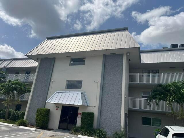 Foto de propiedad en 2960 RIVERSIDE Drive 318-2, Coral Springs, FL 33065 Coral Springs con MLS# 