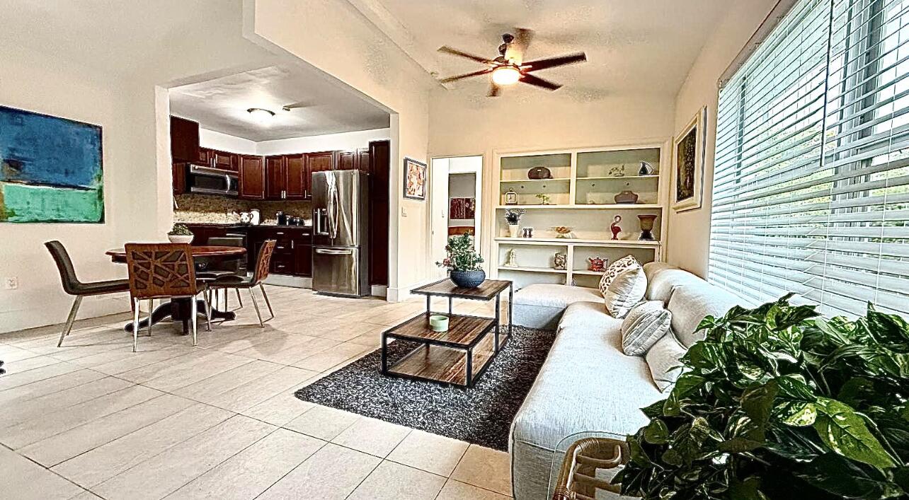 Foto de propiedad en 1302 S FEDERAL Highway, Lake Worth Beach, FL 33460 Lake Worth Beach con MLS# 