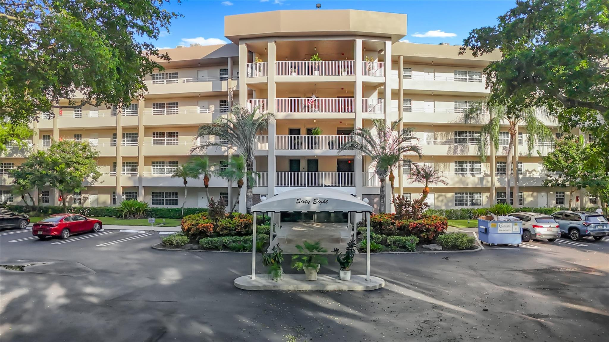 Foto de propiedad en 545 Oaks Lane 410, Pompano Beach, FL 33069 Pompano Beach con MLS# 