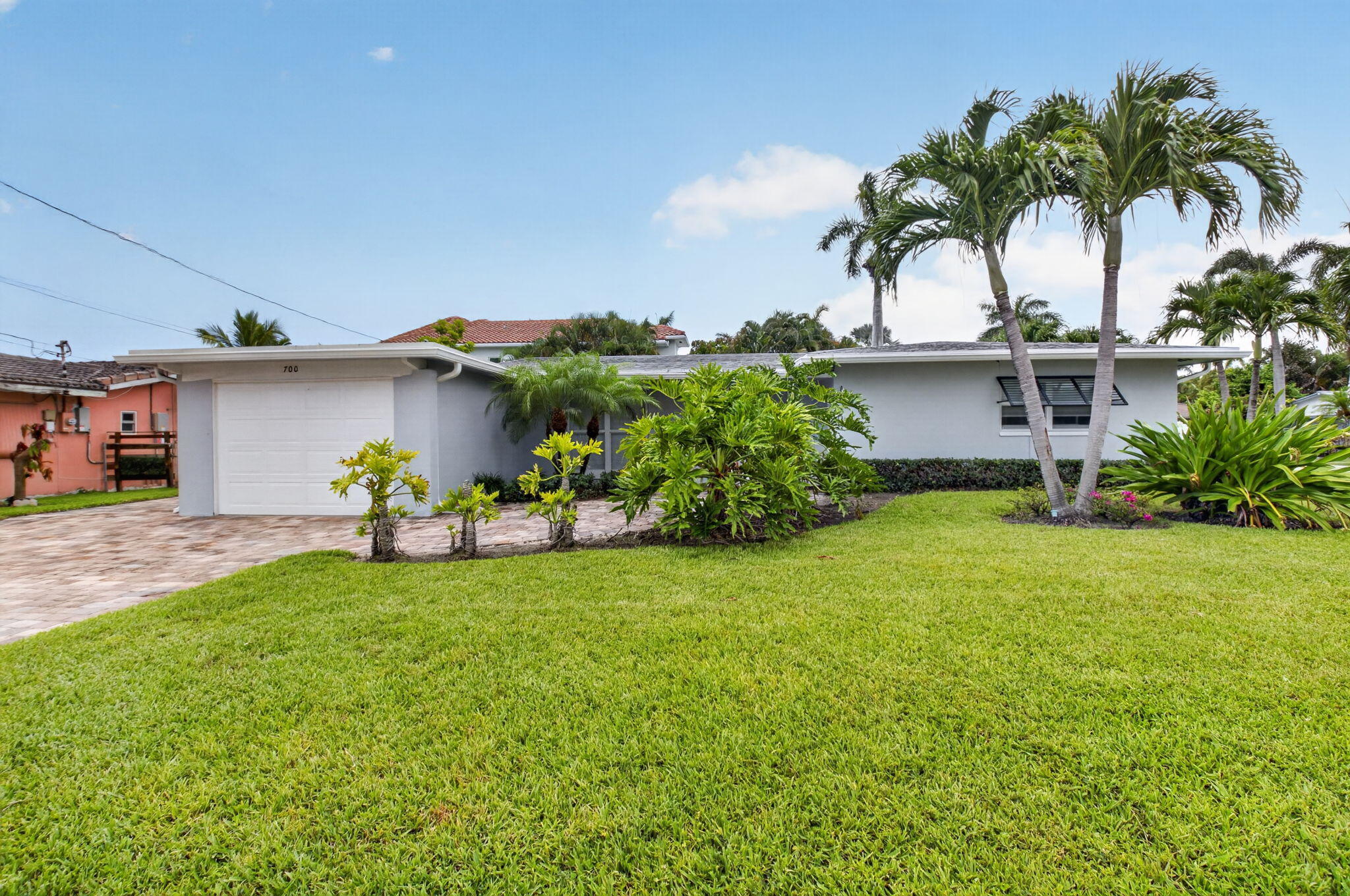 Foto de propiedad en 700 NE 70TH Street, Boca Raton, FL 33487 Boca Raton con MLS# 