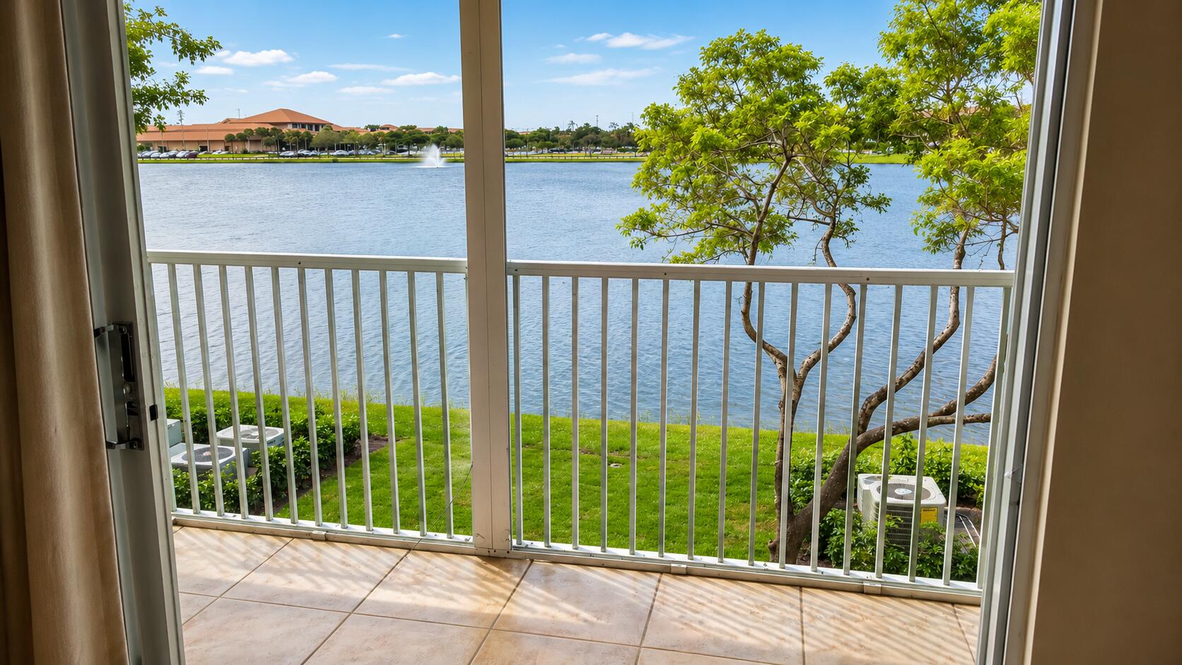Foto de propiedad en 13001 SW 11TH Court 210A, Pembroke Pines, FL 33027 Pembroke Pines con MLS# 