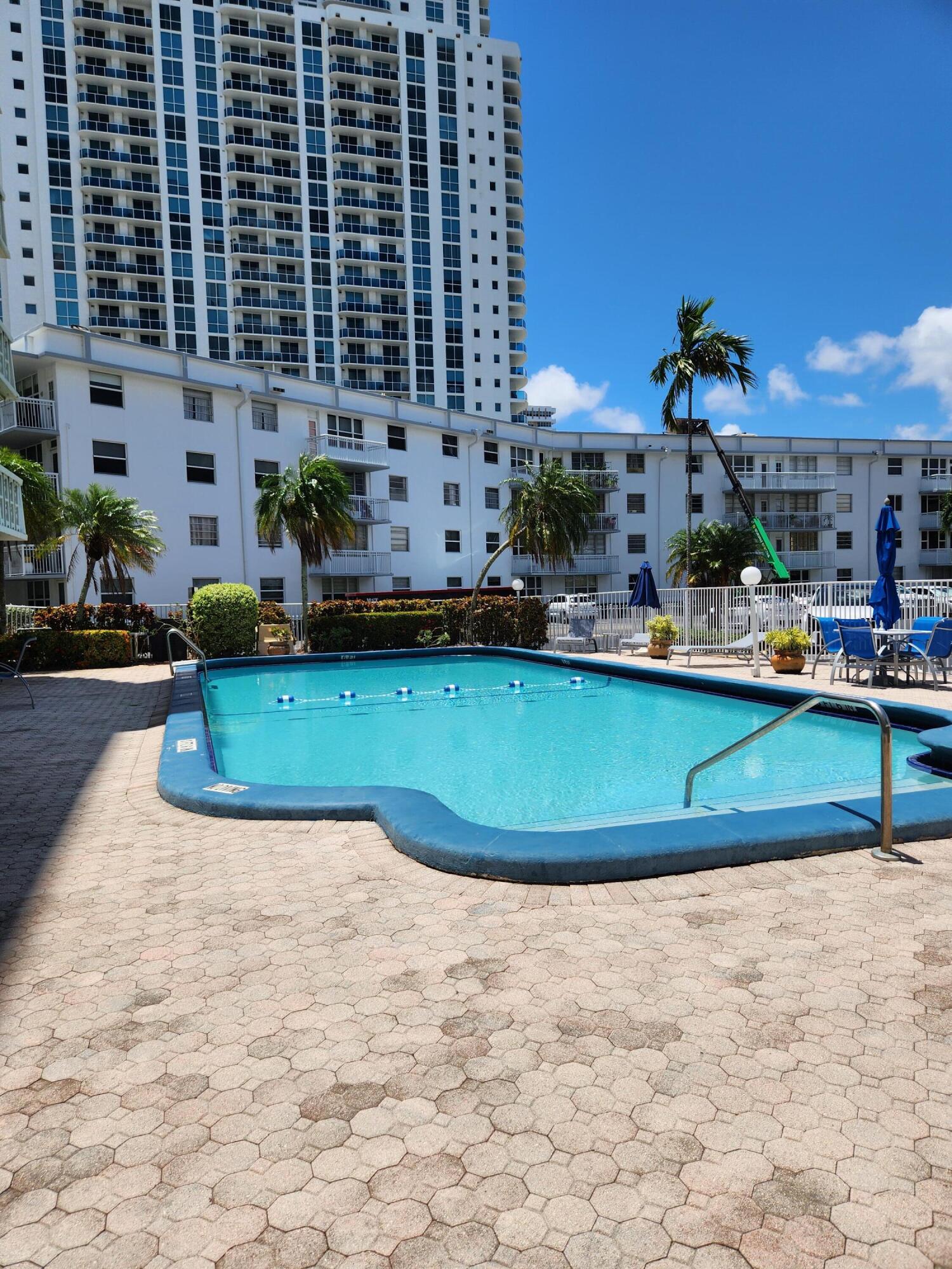 Foto de propiedad en 1893 S OCEAN Drive 511, Hallandale Beach, FL 33009 Hallandale Beach con MLS# 