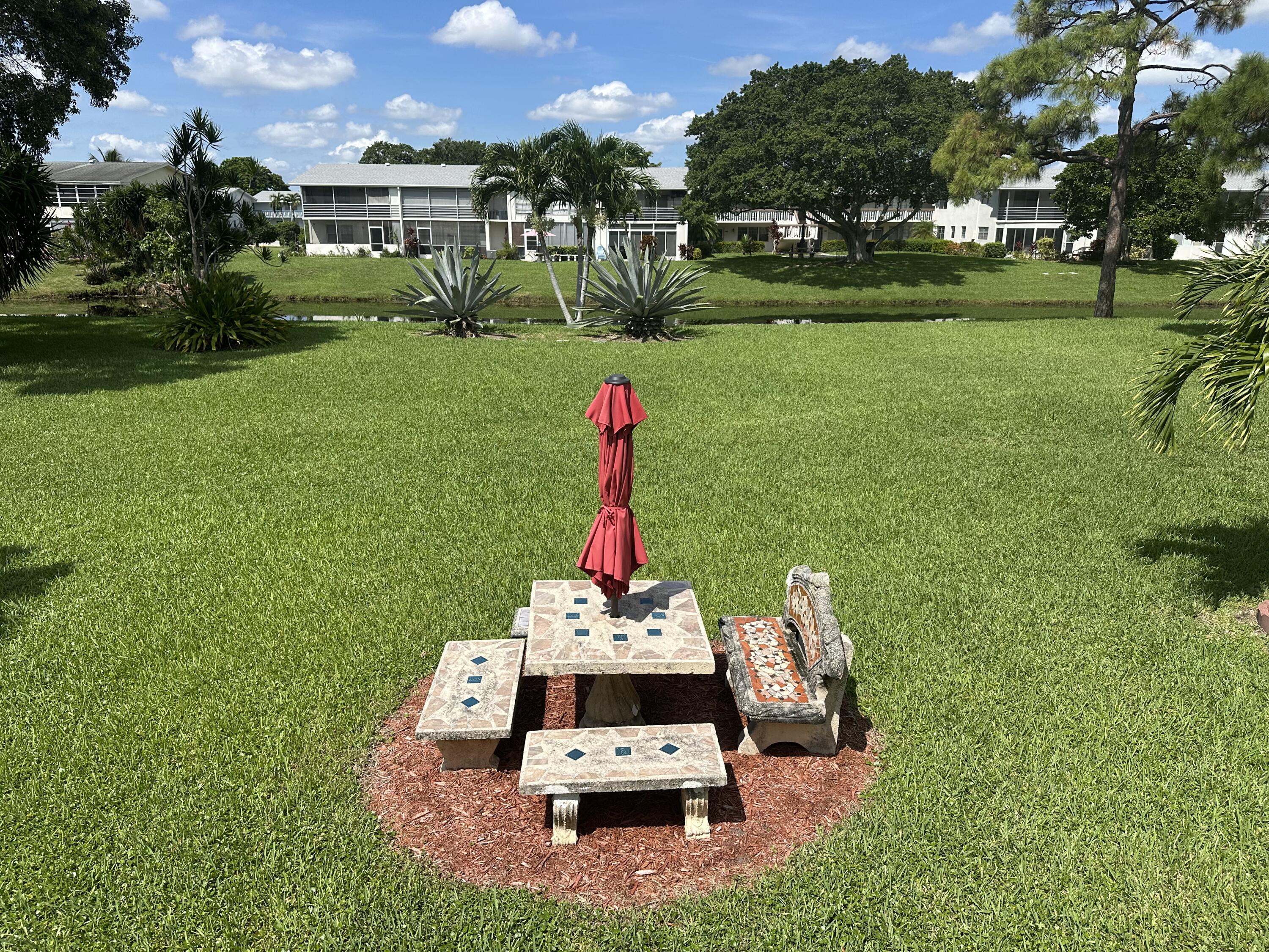 Foto de propiedad en 41 Lyndhurst B, Deerfield Beach, FL 33442 Deerfield Beach con MLS# 