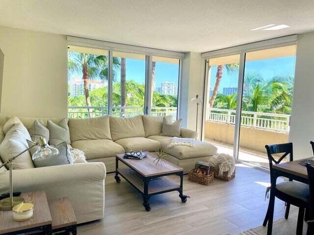 Foto de propiedad en 19501 W Country Club Drive 414, Aventura, FL 33180 Aventura con MLS# 